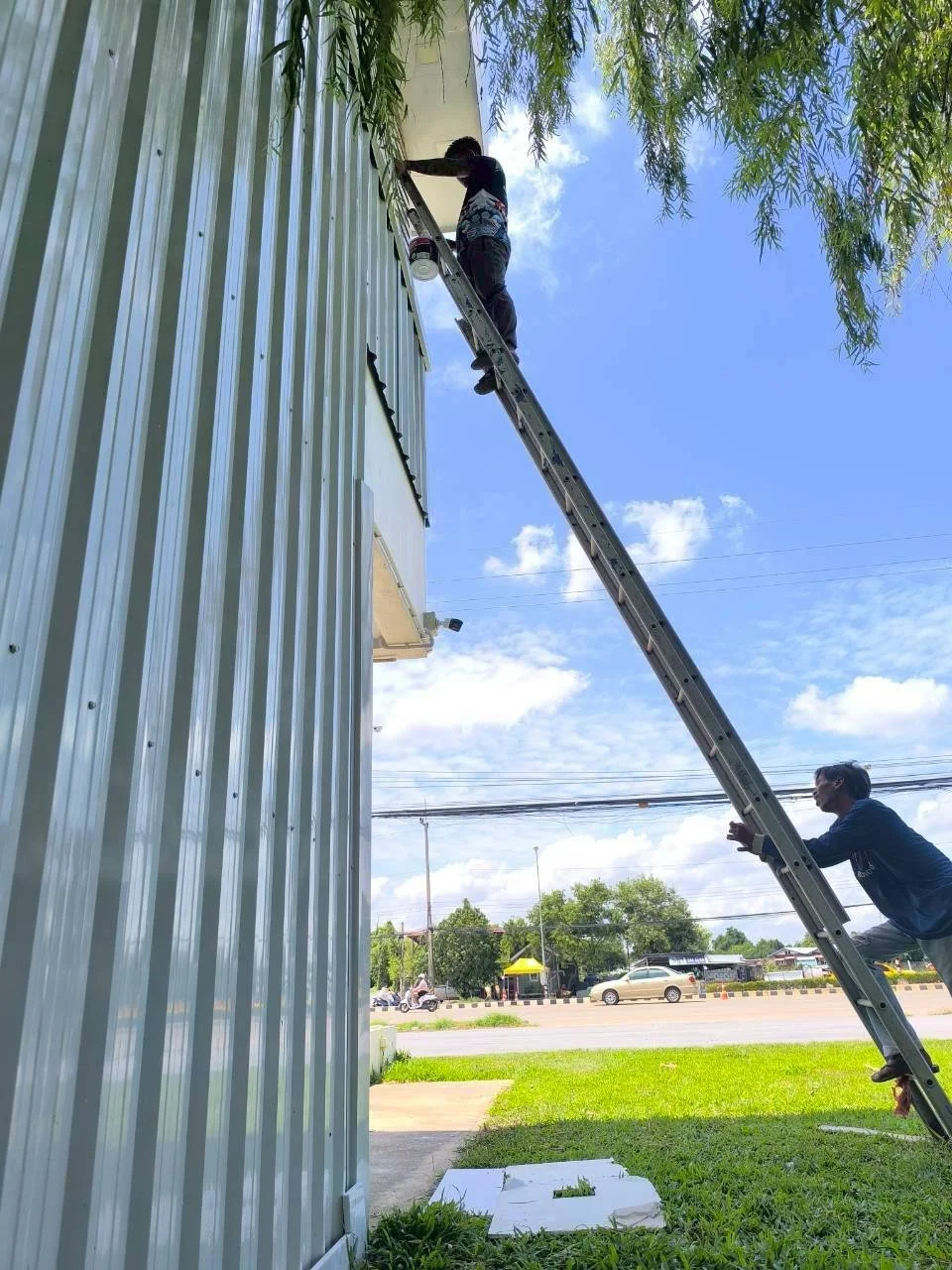 แก้ไขหลังคารั่วซึม