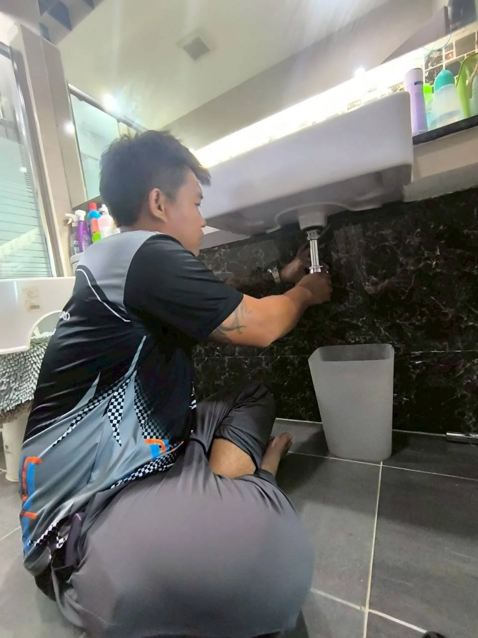 เปลี่ยนท่อน้ำทิ้งสำหรับอ่างล้างมือ