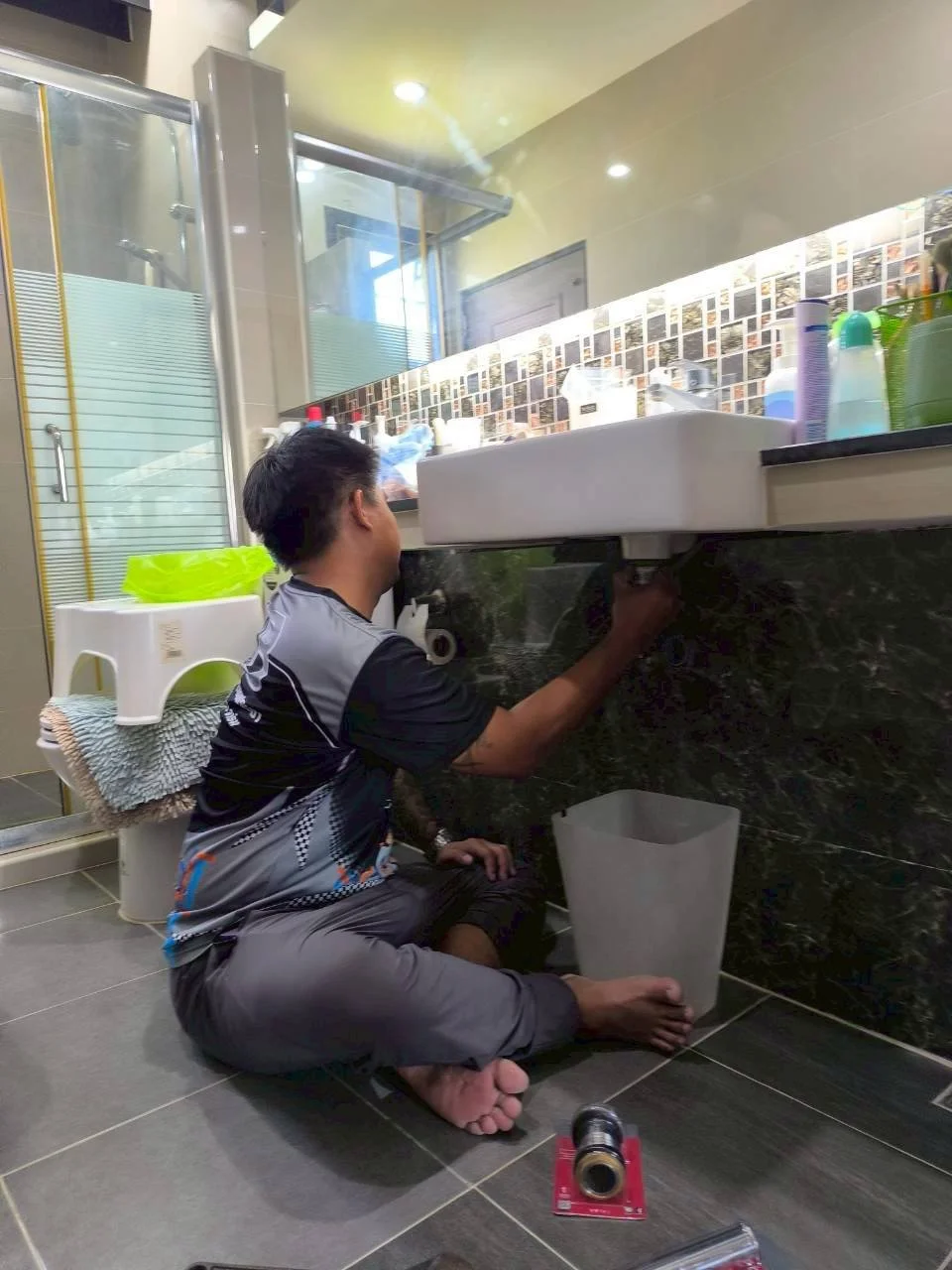เปลี่ยนท่อน้ำทิ้งสำหรับอ่างล้างมือ