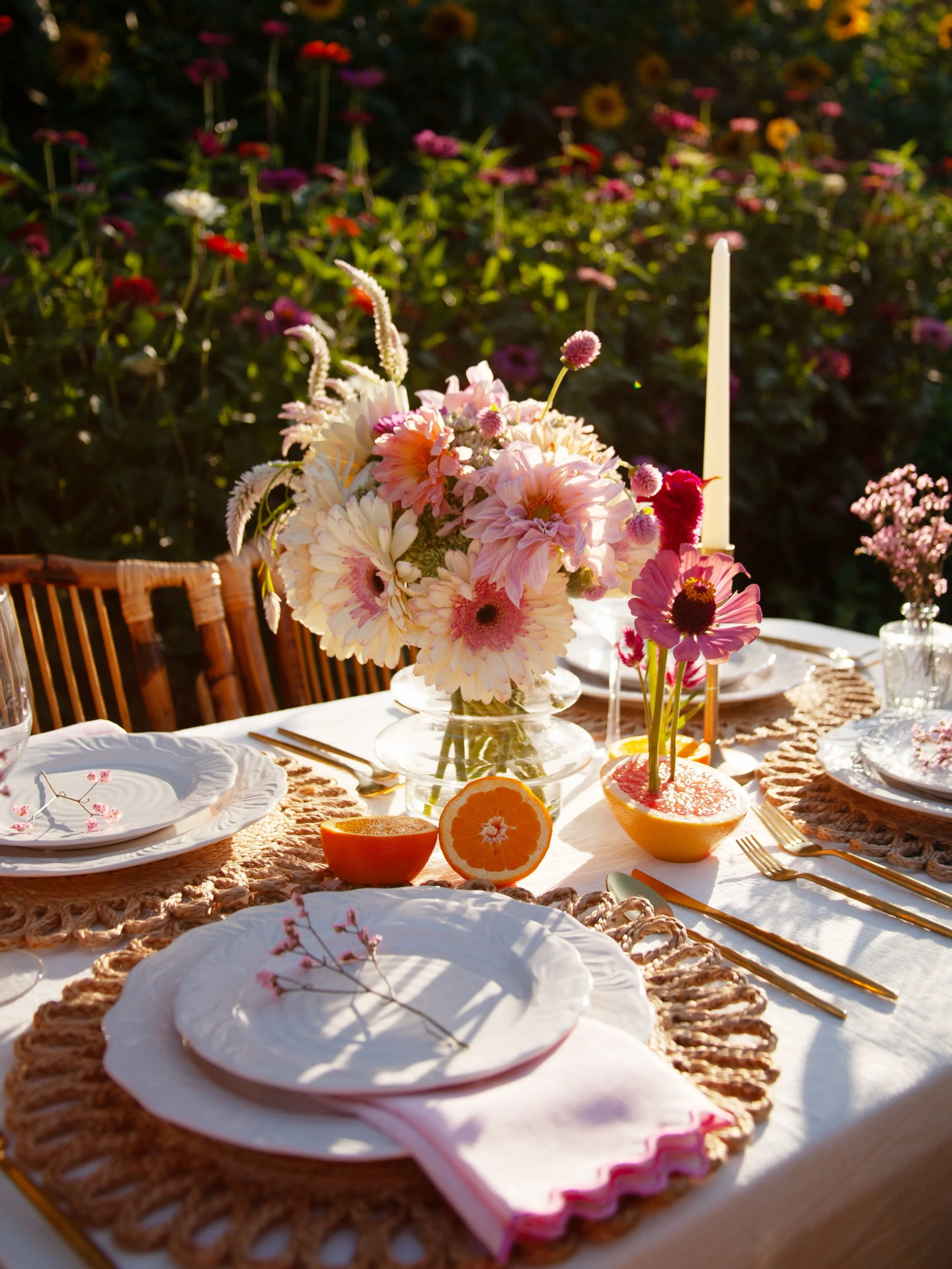 🍊🌺 I might need one more Aperol spritz before I call it quits on summer ☀️

#tablescapestyling #tablescapes #tablescaping #leesburgva #loudouncounty