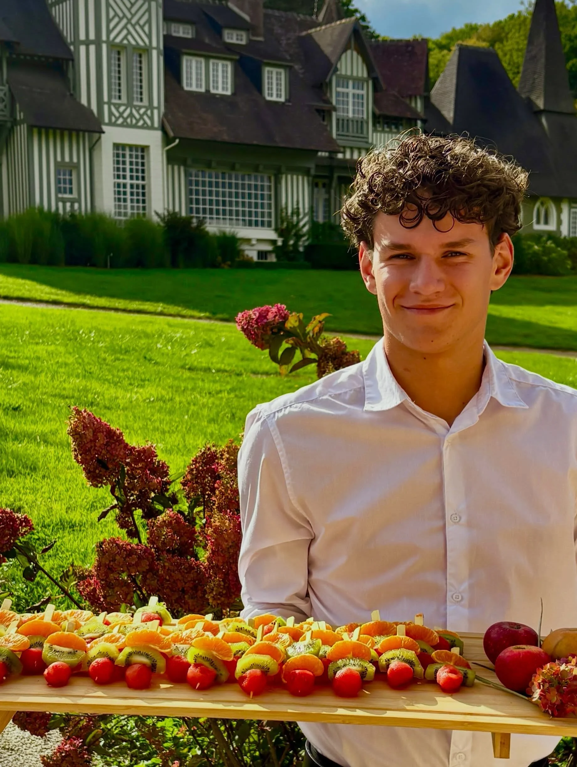 Une belle r&eacute;ception au c&oelig;ur du Calvados, dans une magnifique b&acirc;tisse normande.

Des mari&eacute;s adorables, un cadre exceptionnel et l&rsquo;occasion pour Arostia R&eacute;ception de mettre tout son savoir-faire au service de cett