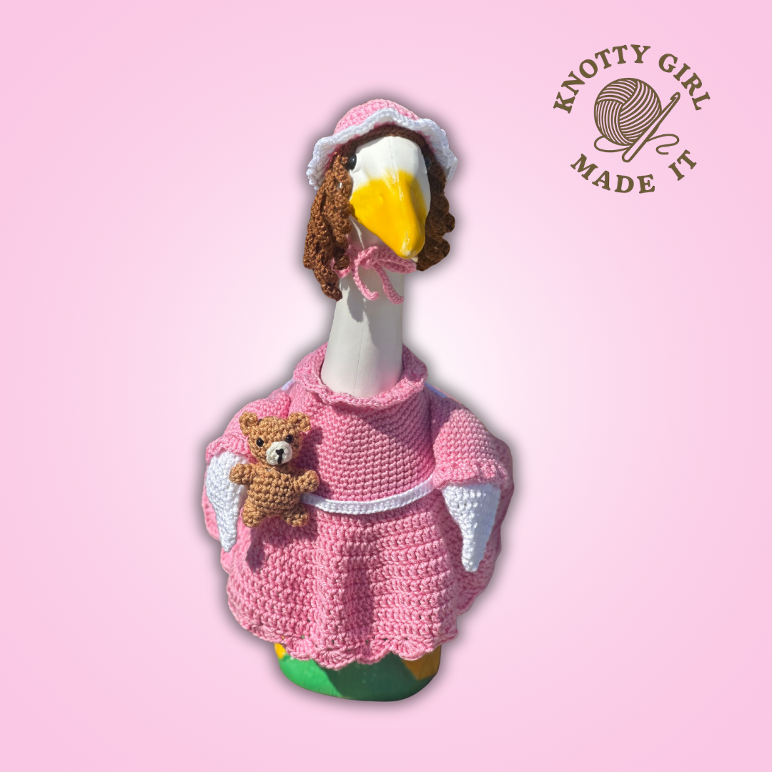 Big Baby Girl Goose Thumbnail-2.png
