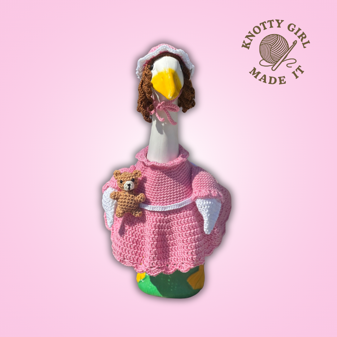 Big Baby Girl Goose Thumbnail-4.png