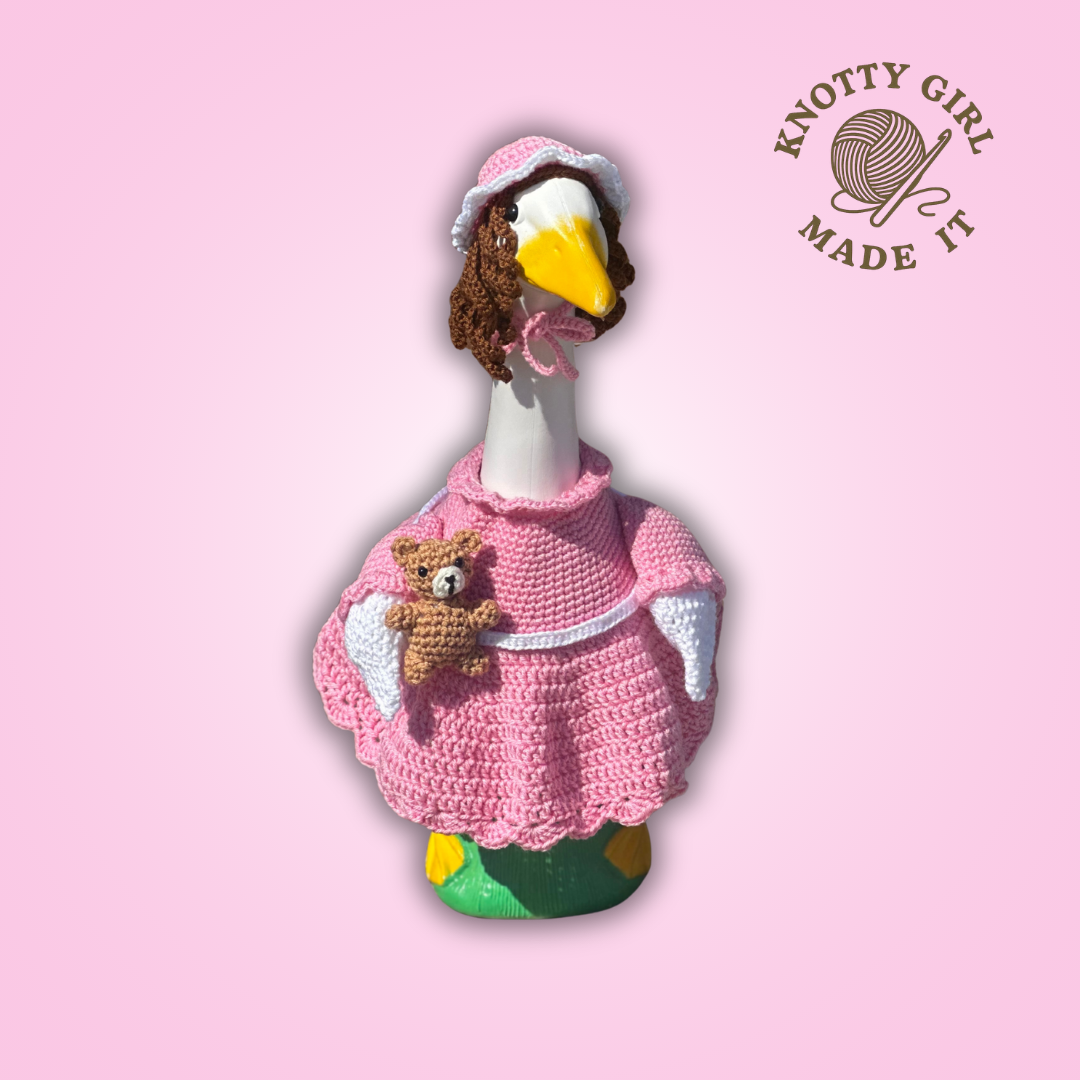 Big Baby Girl Goose Thumbnail.png
