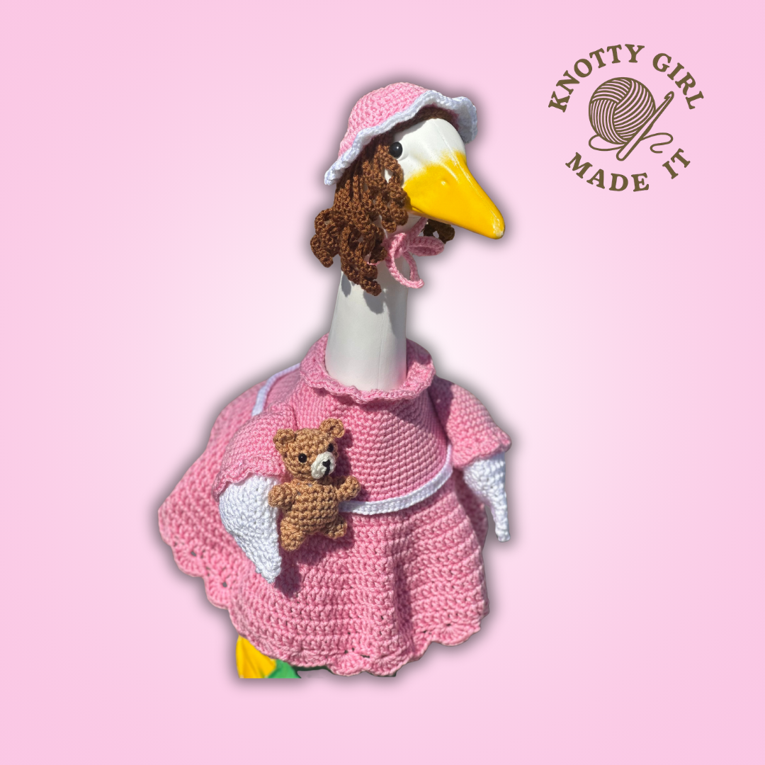 Big Baby Girl Goose Thumbnail-3.png