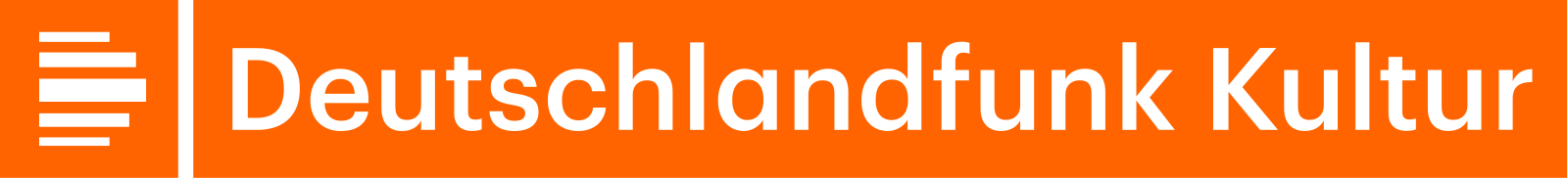 Logo des deutschen öffentlich-rechtlichen Hörfunksenders Deutschlandfunk Kultur mit orangefarbenem Hintergrund und weißer Beschriftung.