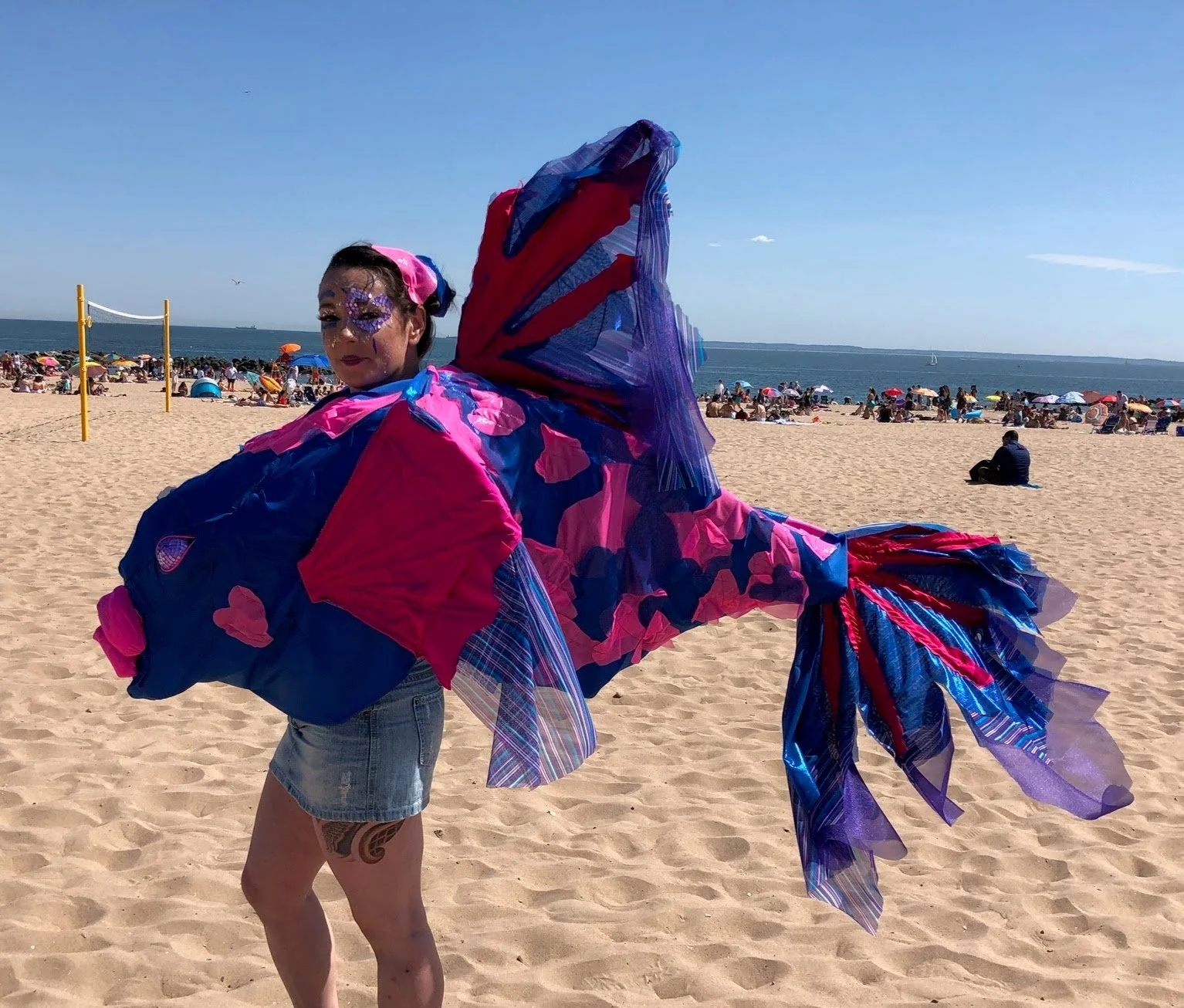 chelle-bee-coy-fish-costume-beach-coney-island-2018.jpg