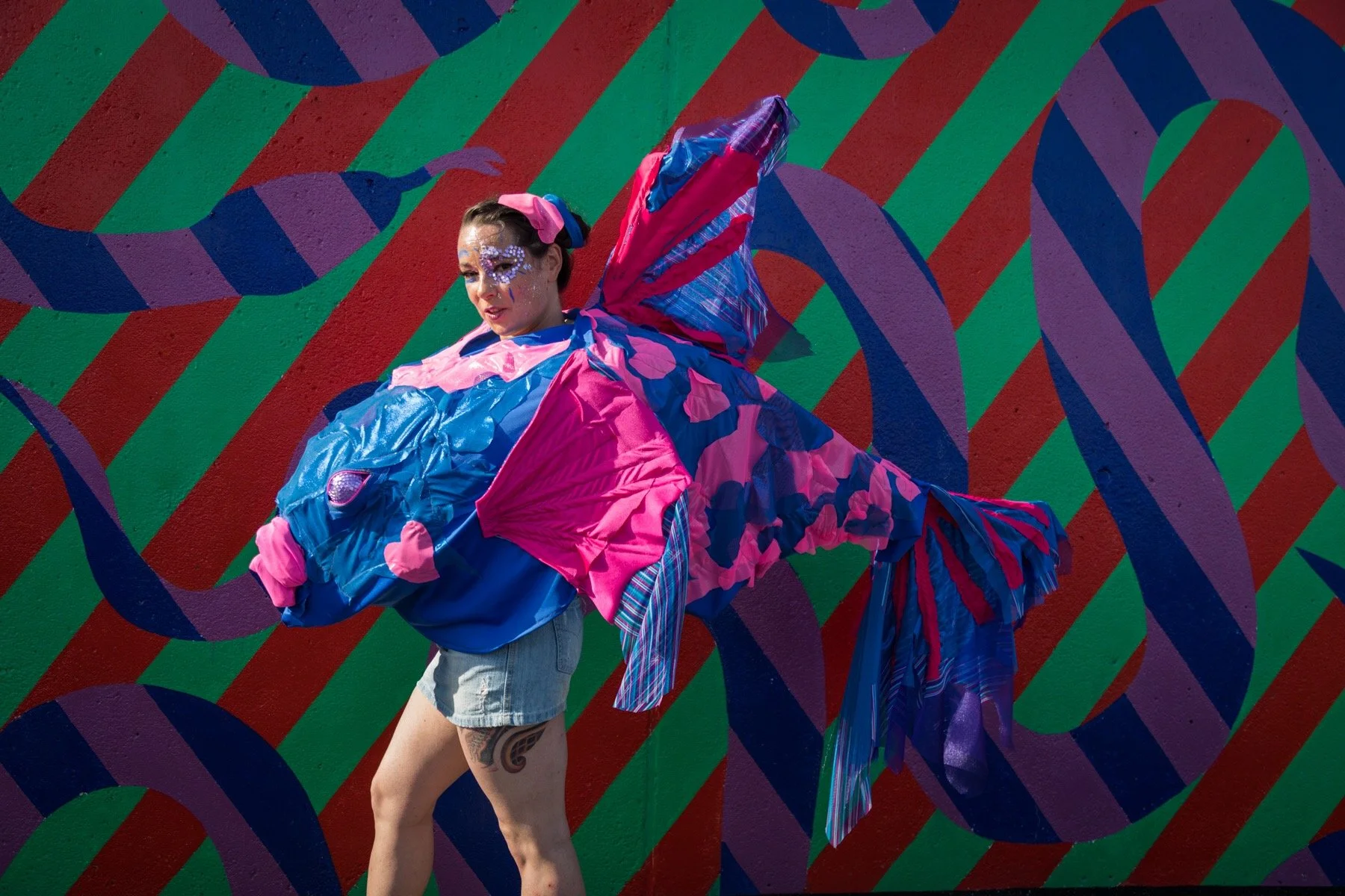 chelle-bee-coy-fish-costume-graphic-mural-coney-island-2018.jpg
