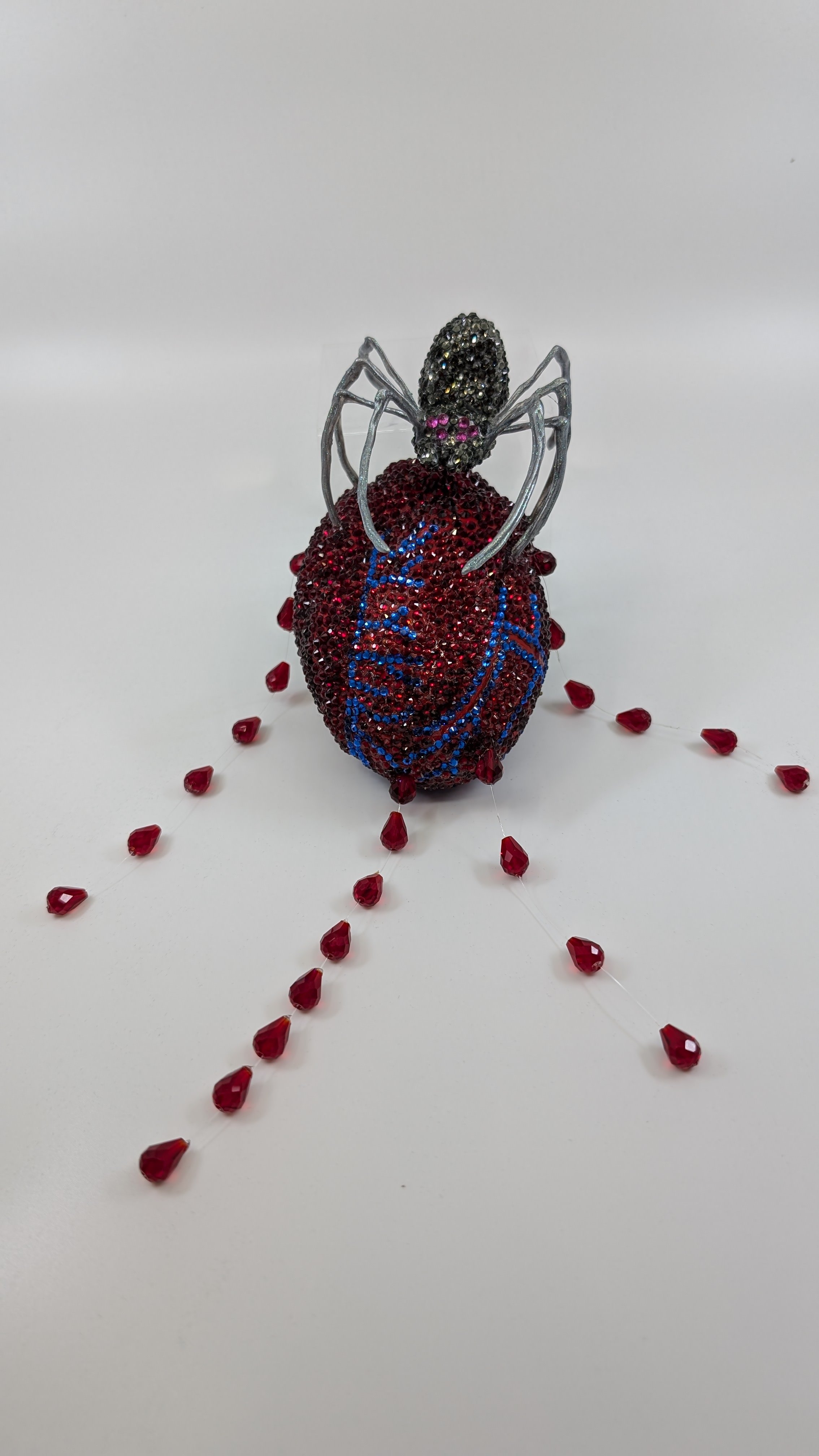 chelle-bee-nyc-bleeding-heart-120.jpg