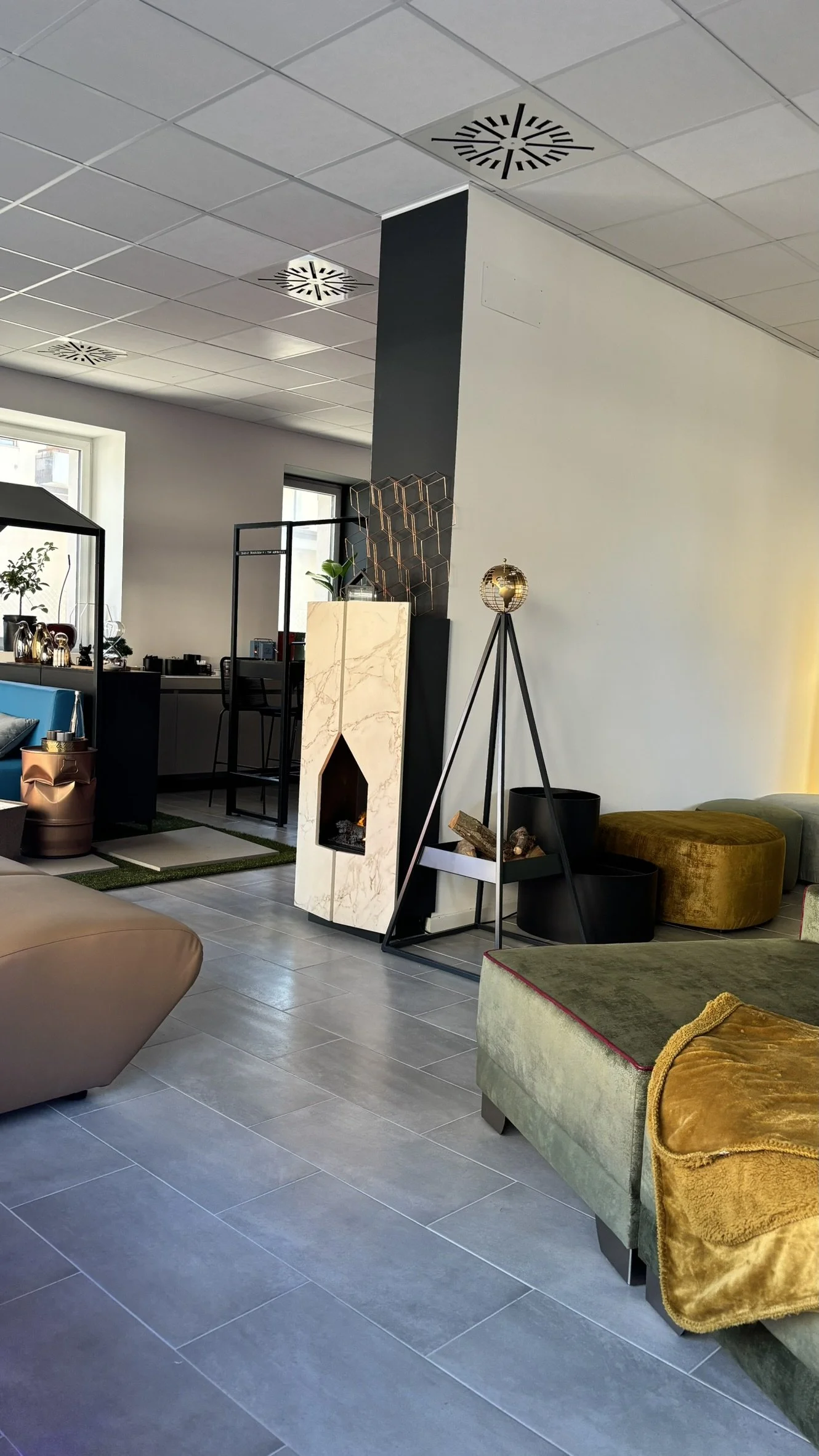Showroom Design LOID