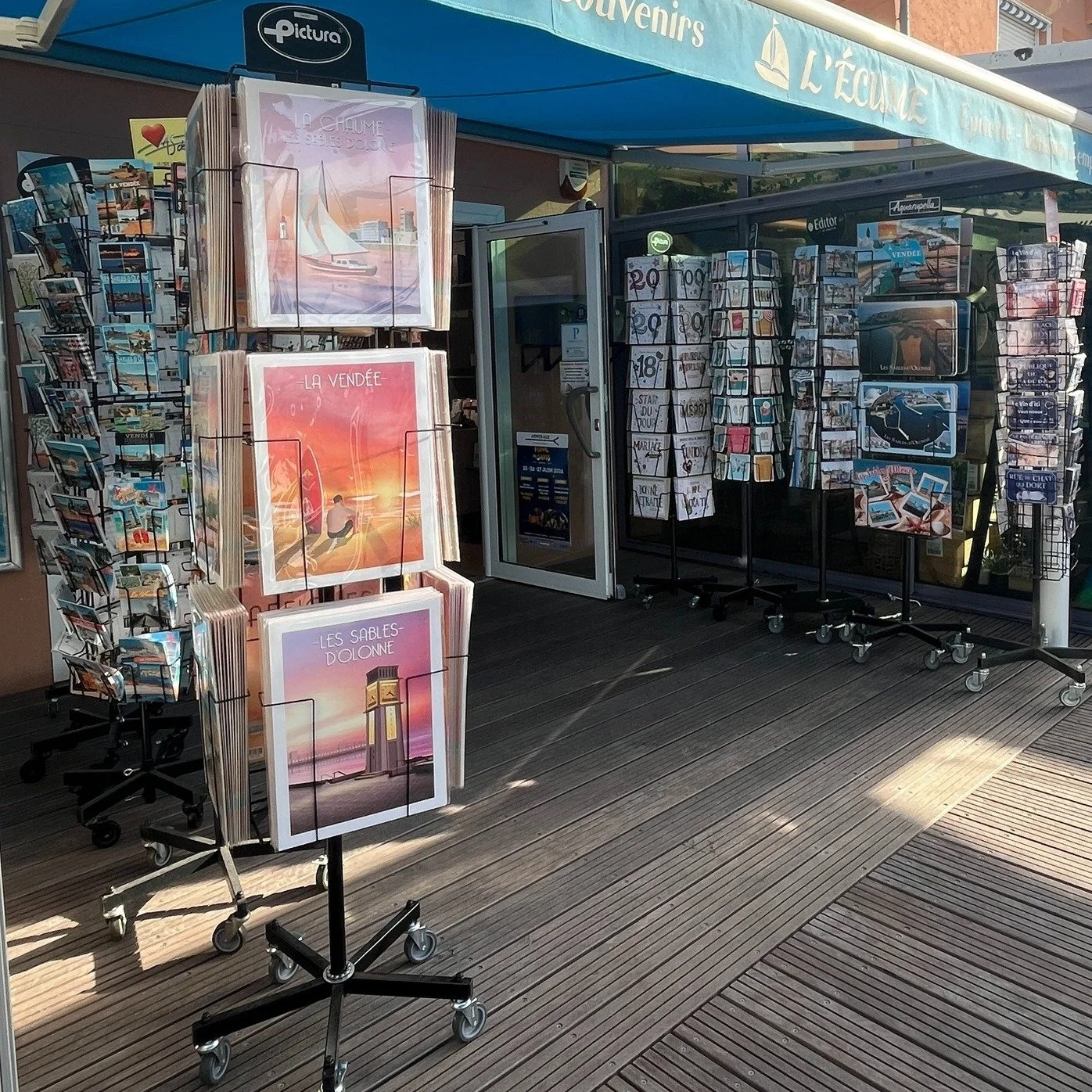 🌊 Une nouvelle semaine commence &agrave; Port Olona ! ☀️

Que vous soyez de passage ou fid&egrave;le au rendez-vous, notre &eacute;quipe est l&agrave; pour vous accompagner tout au long de la journ&eacute;e. 

On vous attend avec le sourire ! ⚓

📍 