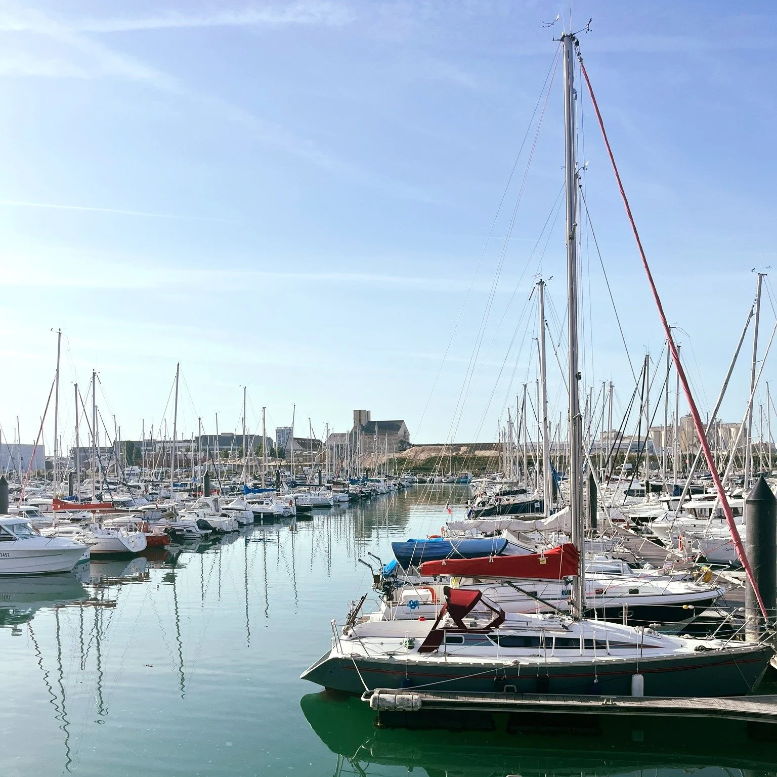 ☀️ Juillet est enfin l&agrave; ! 🌊

La saison estivale d&eacute;marre &agrave; Port Olona et toute l'&eacute;quipe est pr&ecirc;te &agrave; vous accueillir ! 😎

Que vous soyez vacanciers de passage ou habitu&eacute;s du quartier, venez profiter de 