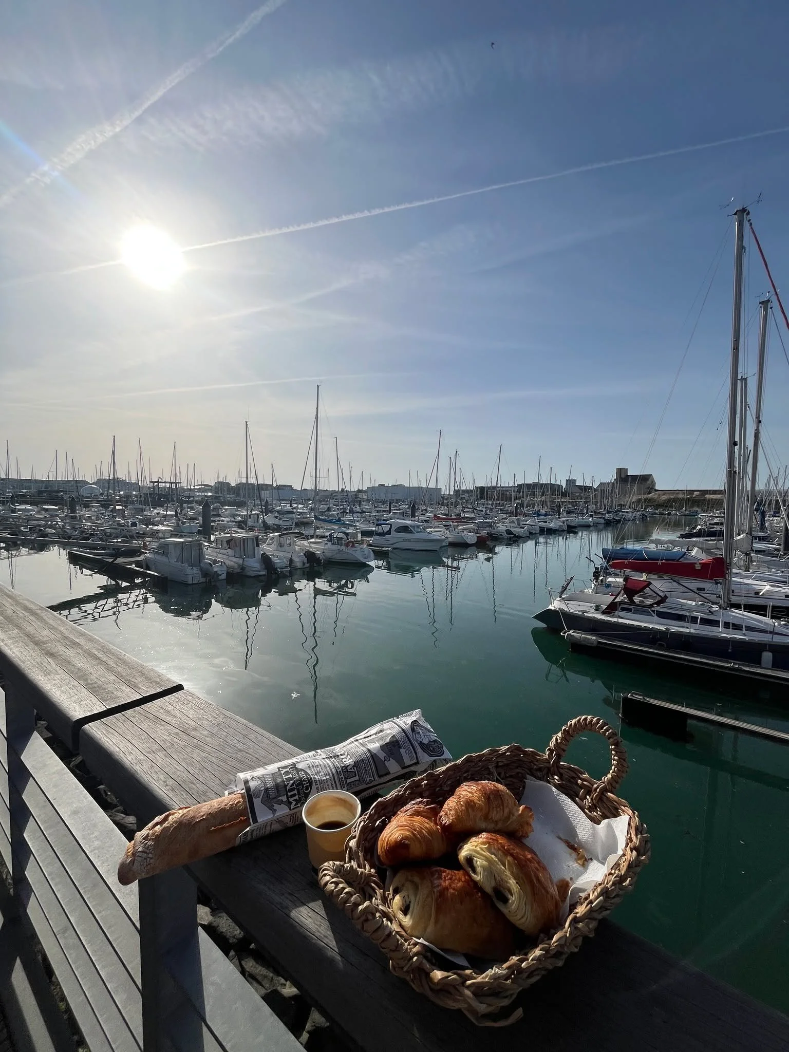 🥐 Envie d'un petit-d&eacute;jeuner face &agrave; Port Olona ? ☕🌊

Profitez de notre offre &agrave; emporter avec viennoiseries, caf&eacute; et d&eacute;p&ocirc;t de pain pour bien commencer la journ&eacute;e.

🍞 Pensez &agrave; r&eacute;server vot