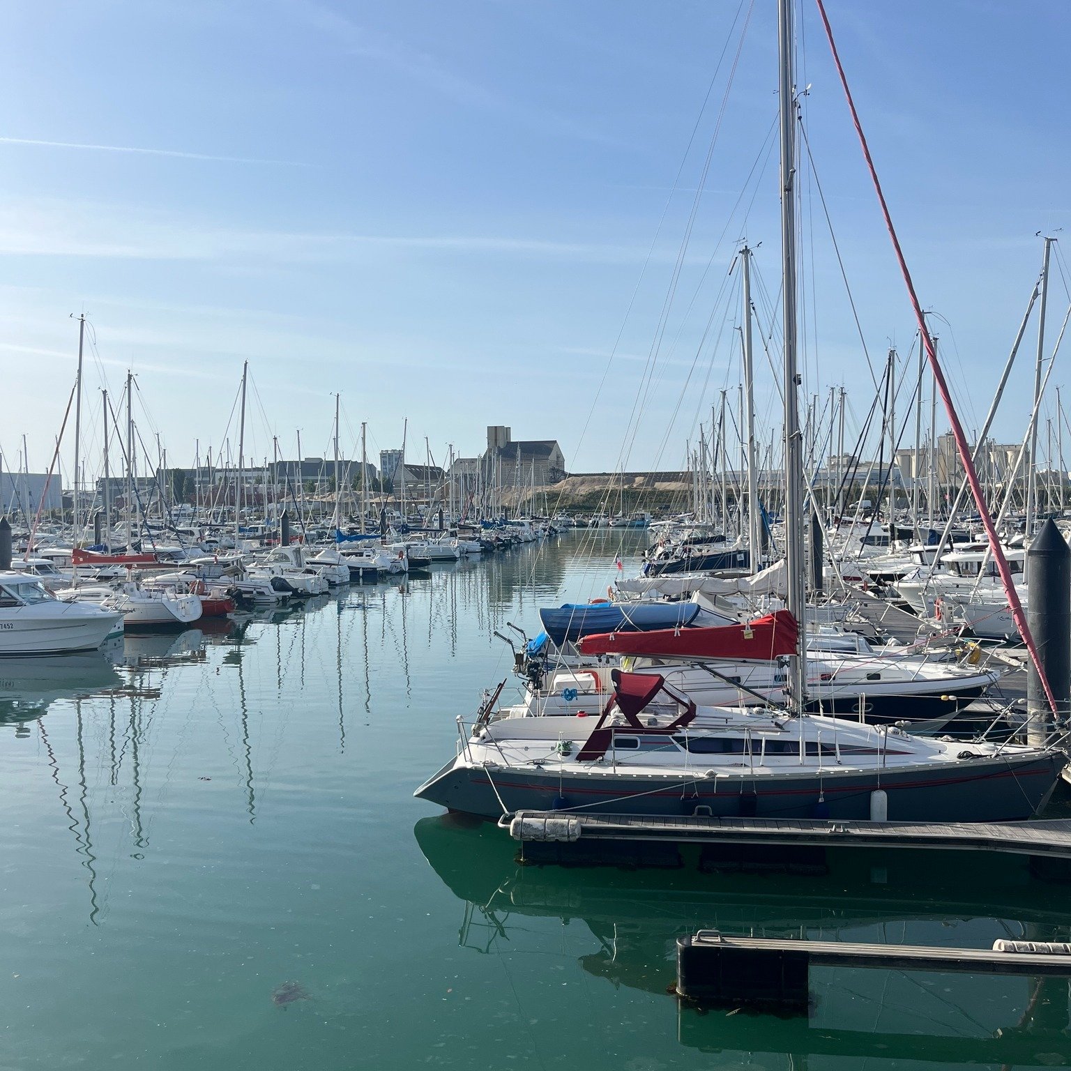 ☀️ Les juilletistes ont laiss&eacute; place aux ao&ucirc;tiens ! 🌊

Mais pas question de ralentir &agrave; Port Olona ! 😉

L&rsquo;&eacute;quipe de L&rsquo;&Eacute;cume est toujours pr&ecirc;te &agrave; vous accueillir, habitu&eacute;s comme vacanc