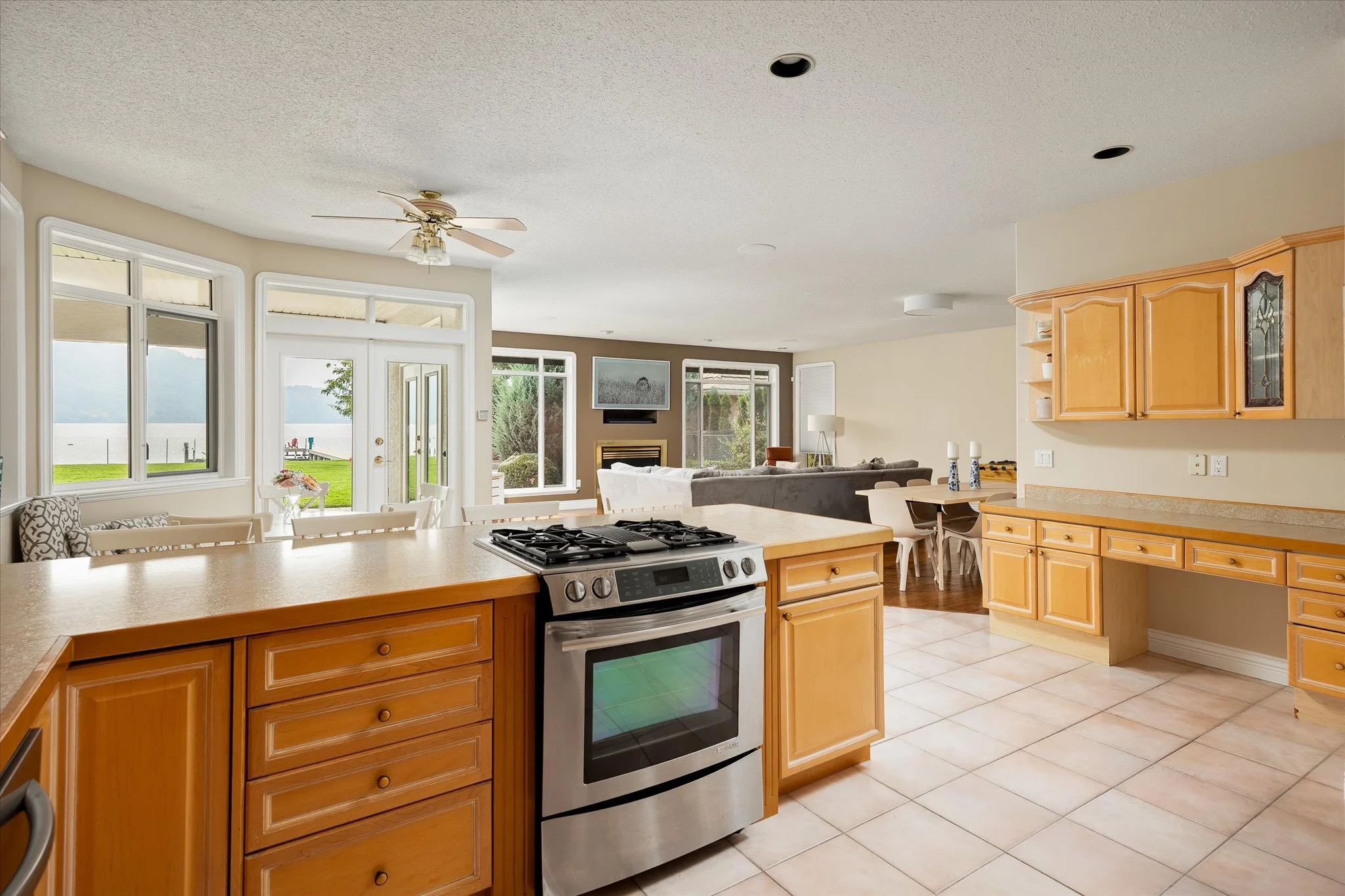 30-2577 Whitworth Rd-1006.jpg