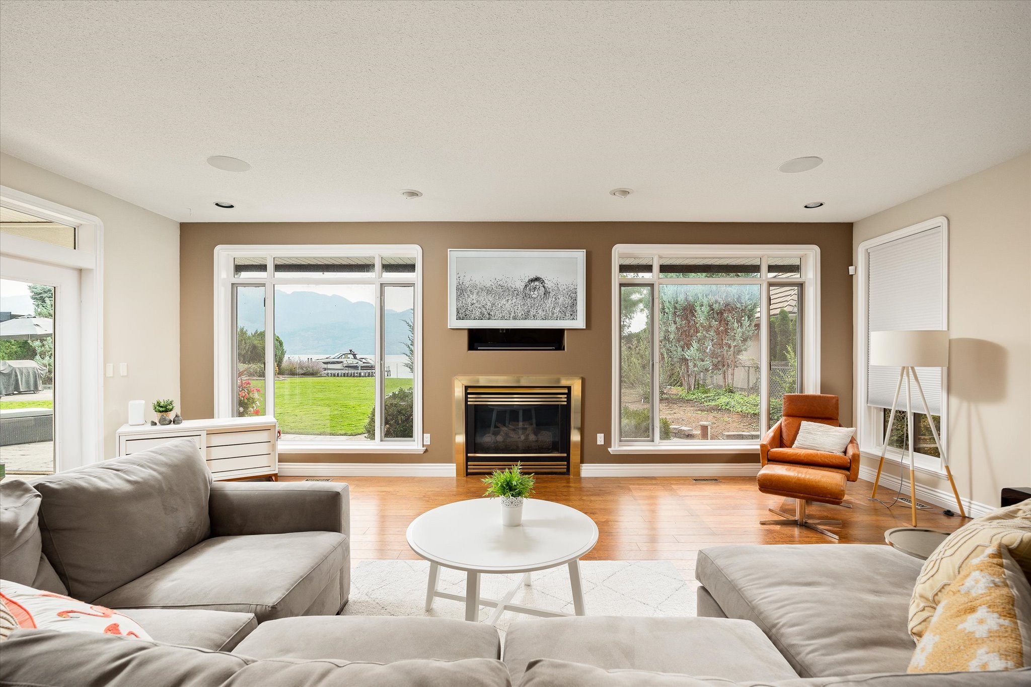 33-2577 Whitworth Rd-1009.jpg