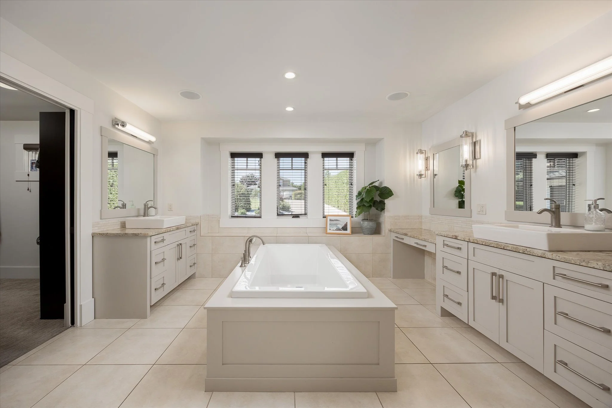 18-2523 Hillsborough Rd-117.jpg