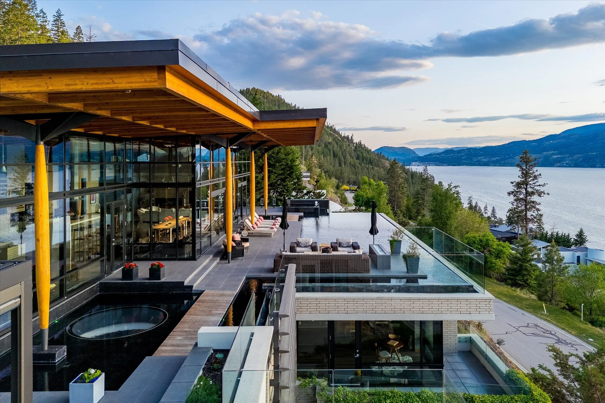 19 - 180 Sheerwater Court, Kelowna