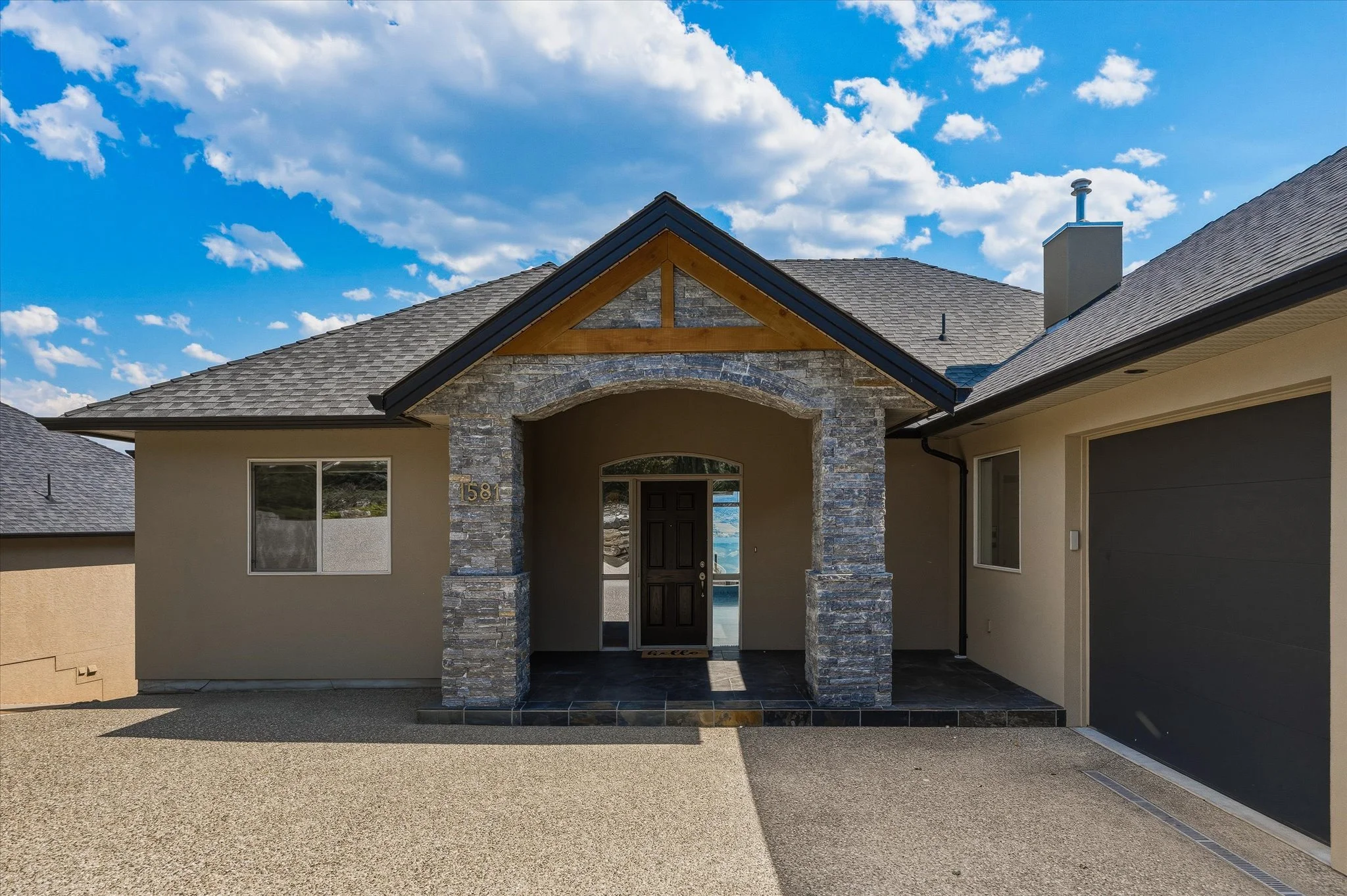 04-1581 Gregory Rd-1004.jpg