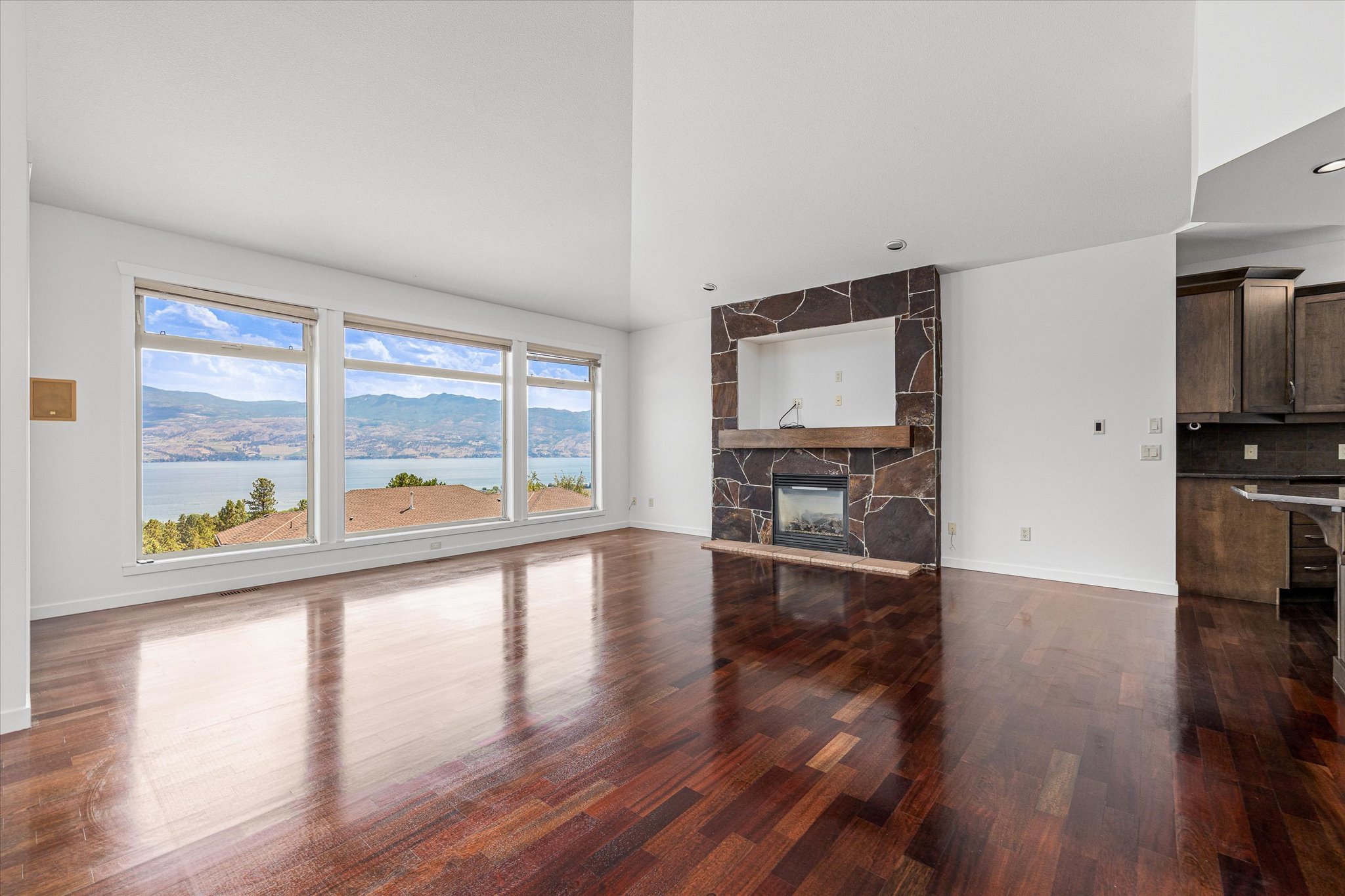 09-1581 Gregory Rd-1009.jpg