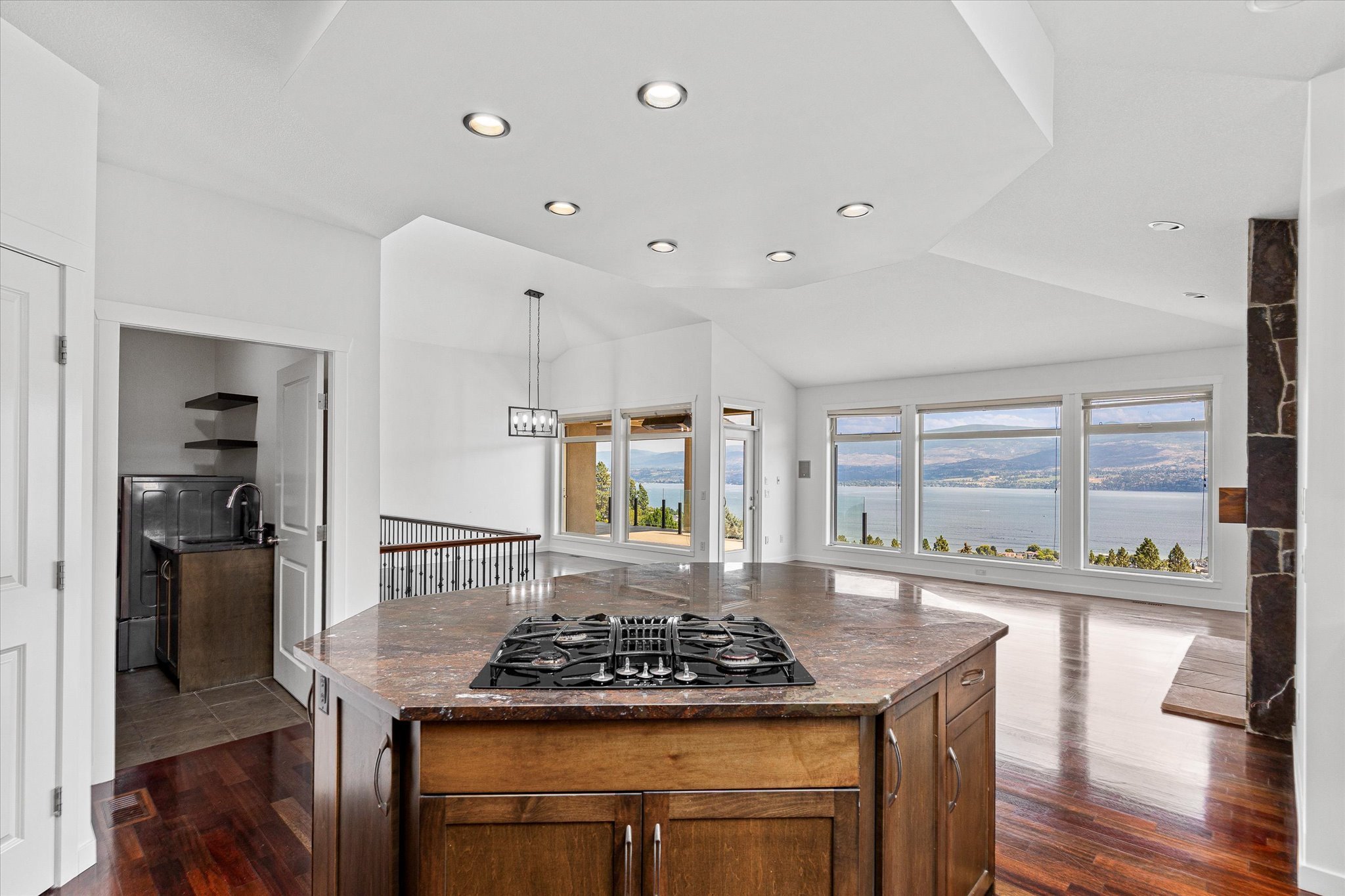 17-1581 Gregory Rd-1017.jpg
