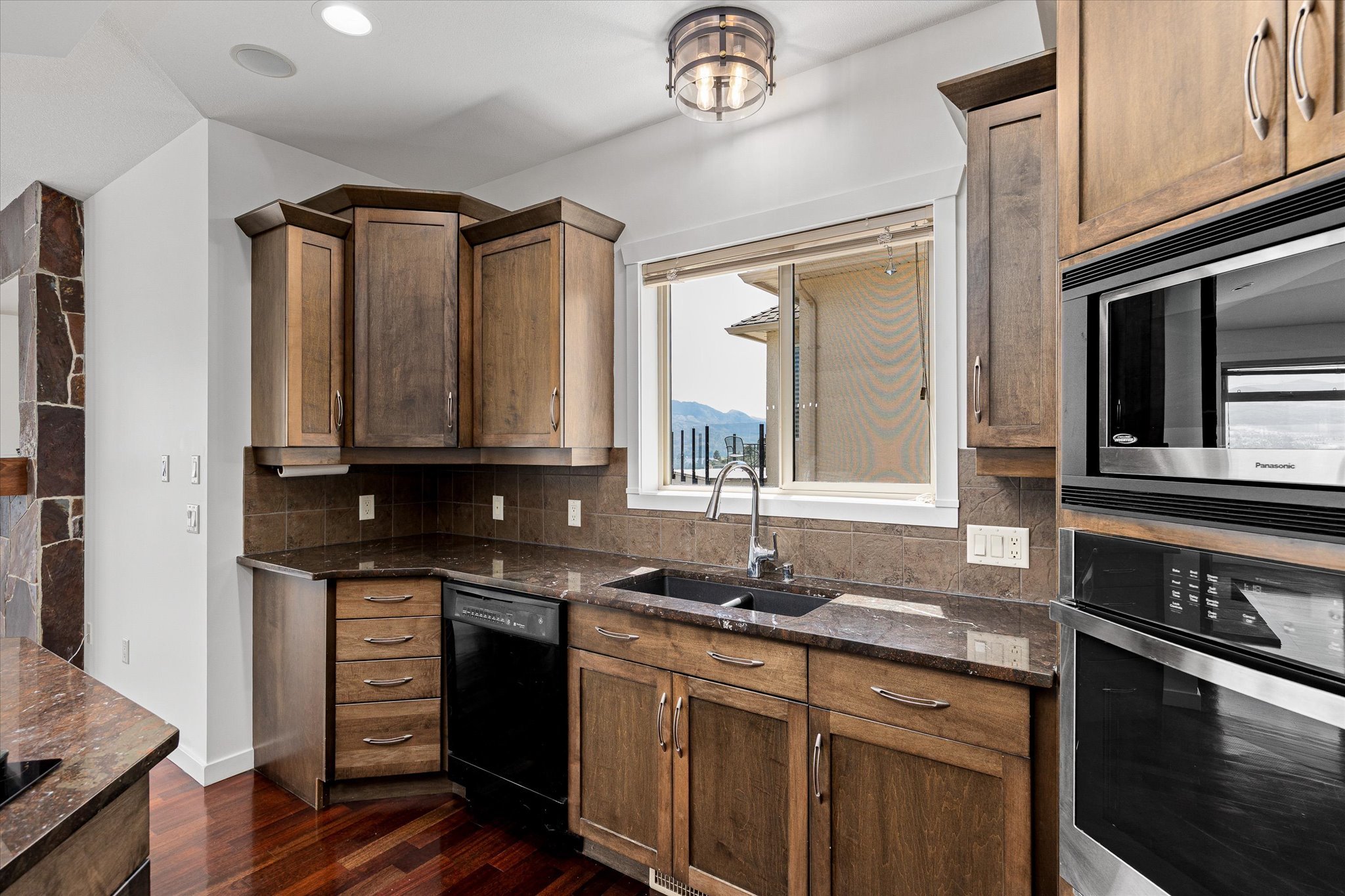 19-1581 Gregory Rd-1019.jpg
