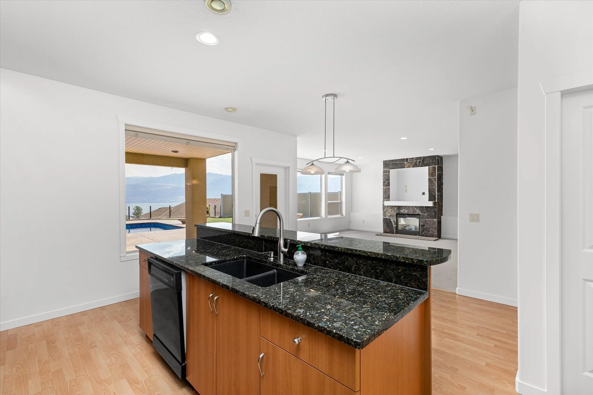 47-1581 Gregory Rd-1047.jpg