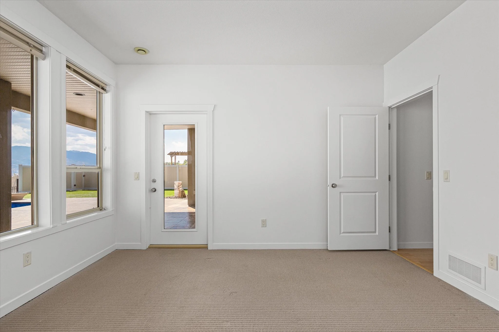51-1581 Gregory Rd-1051.jpg