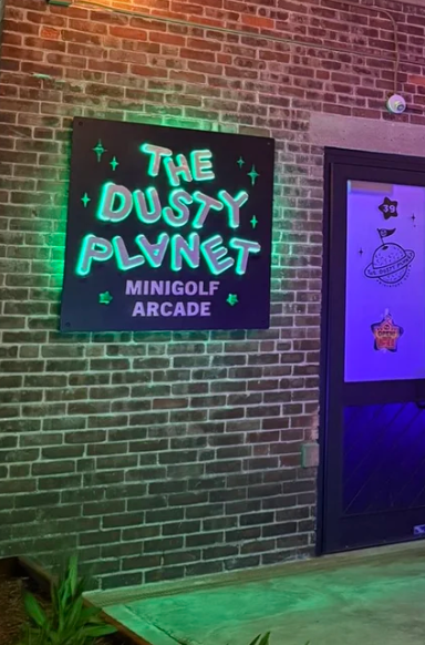 Dusty Planet Mini Golf Building Sign