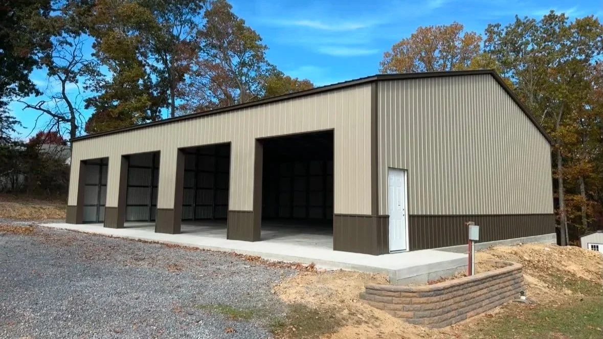 Commercial level warehourses and shops