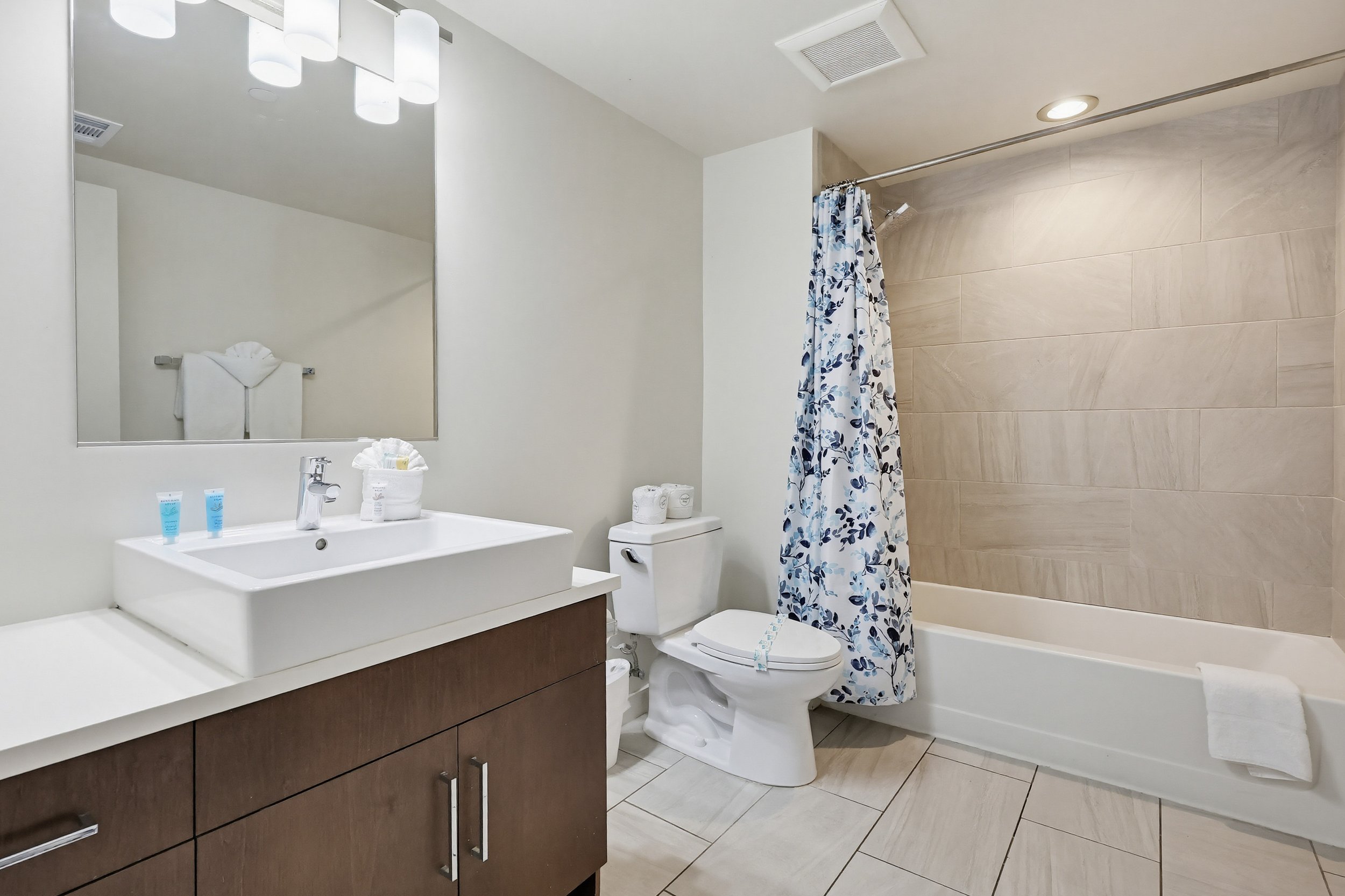 5115-saratoga-ave-unit-9-032.jpg