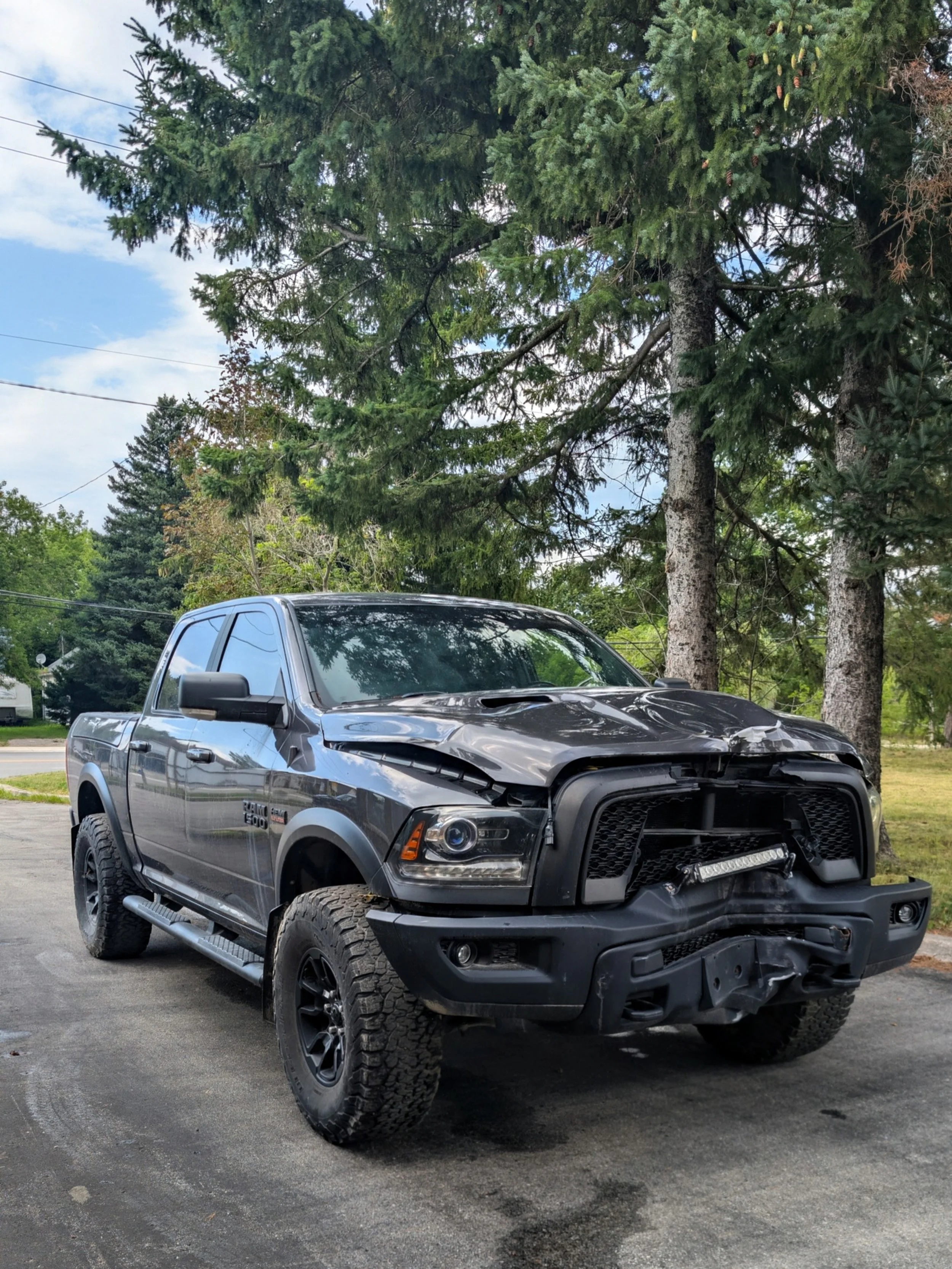 2017 RAM 1500 REBEL | CREW CAB | 5.7L HEMI V8 | 4X4 | Sold As-Is