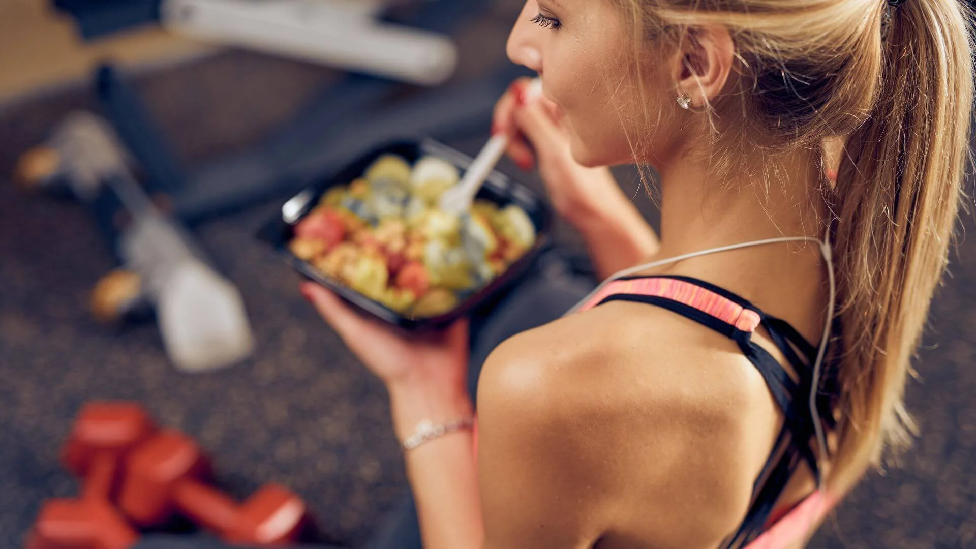 Should You Eat Before or After a Workout? Here’s Our Advice