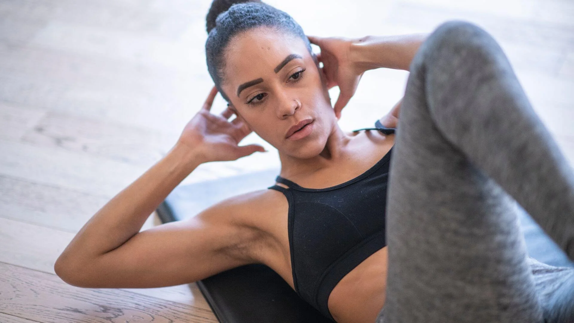 woman doing core exercises