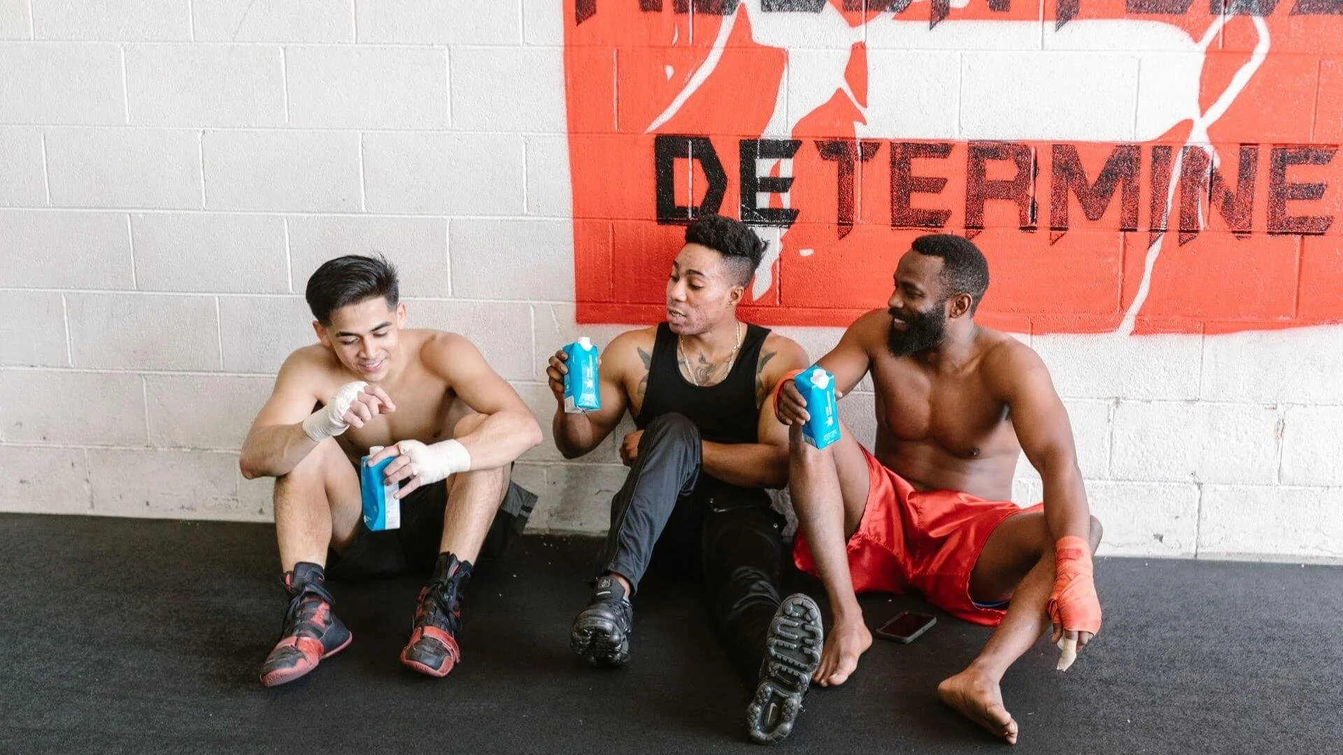 3 friends working out together