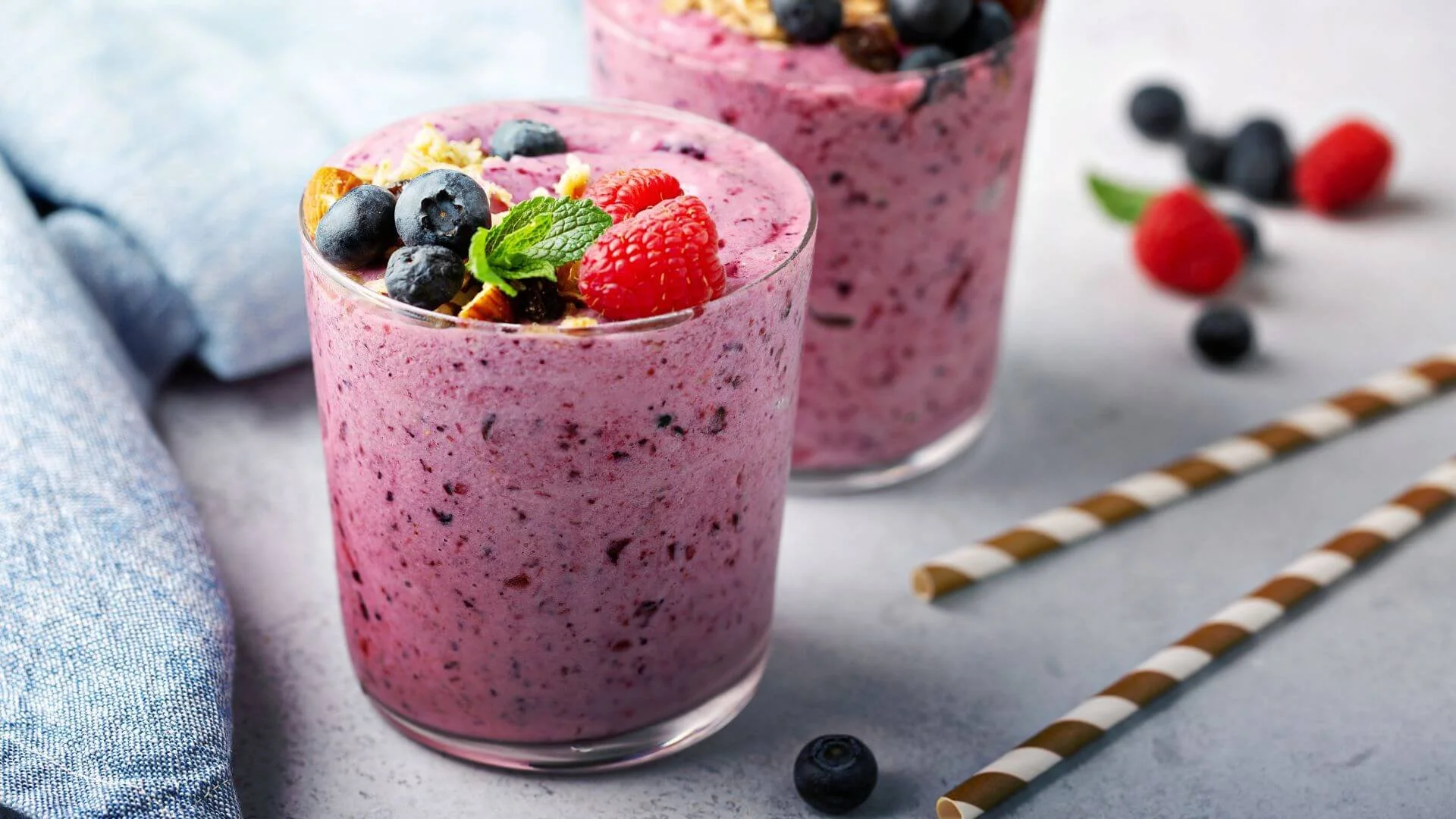 blueberry smoothie tasty low calorie snack