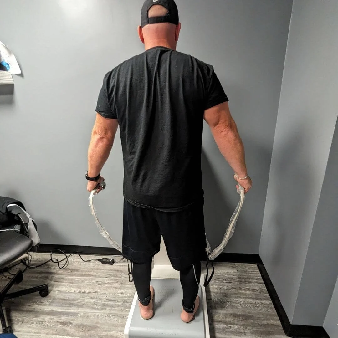 Nick, personal trainer in troy michigan getting a body composition scan