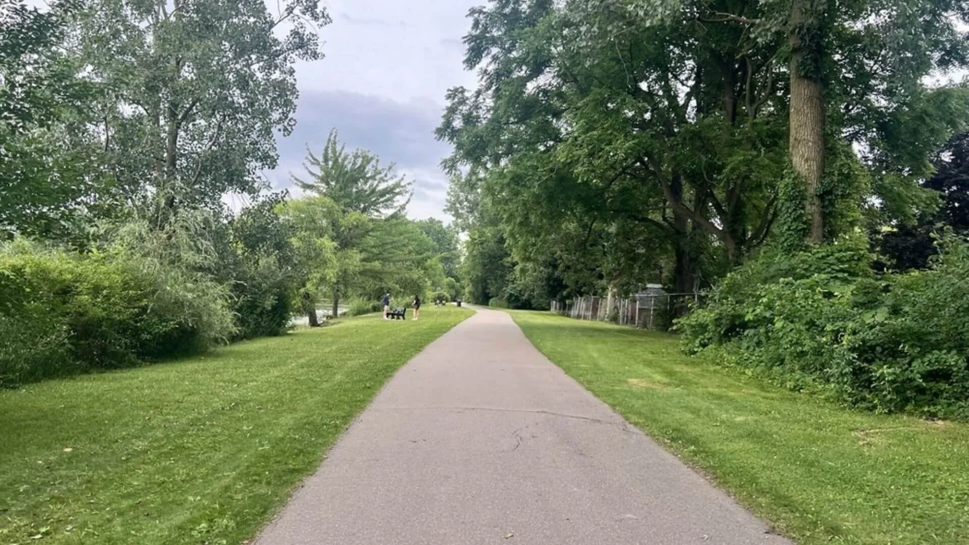 Sylvan Glen Lake Park walking trail in troy