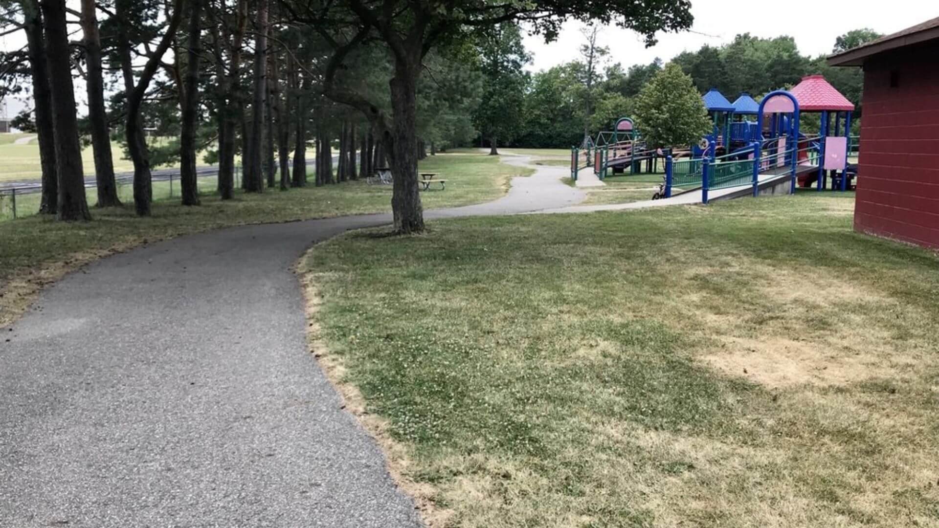 Boulan Park walking path