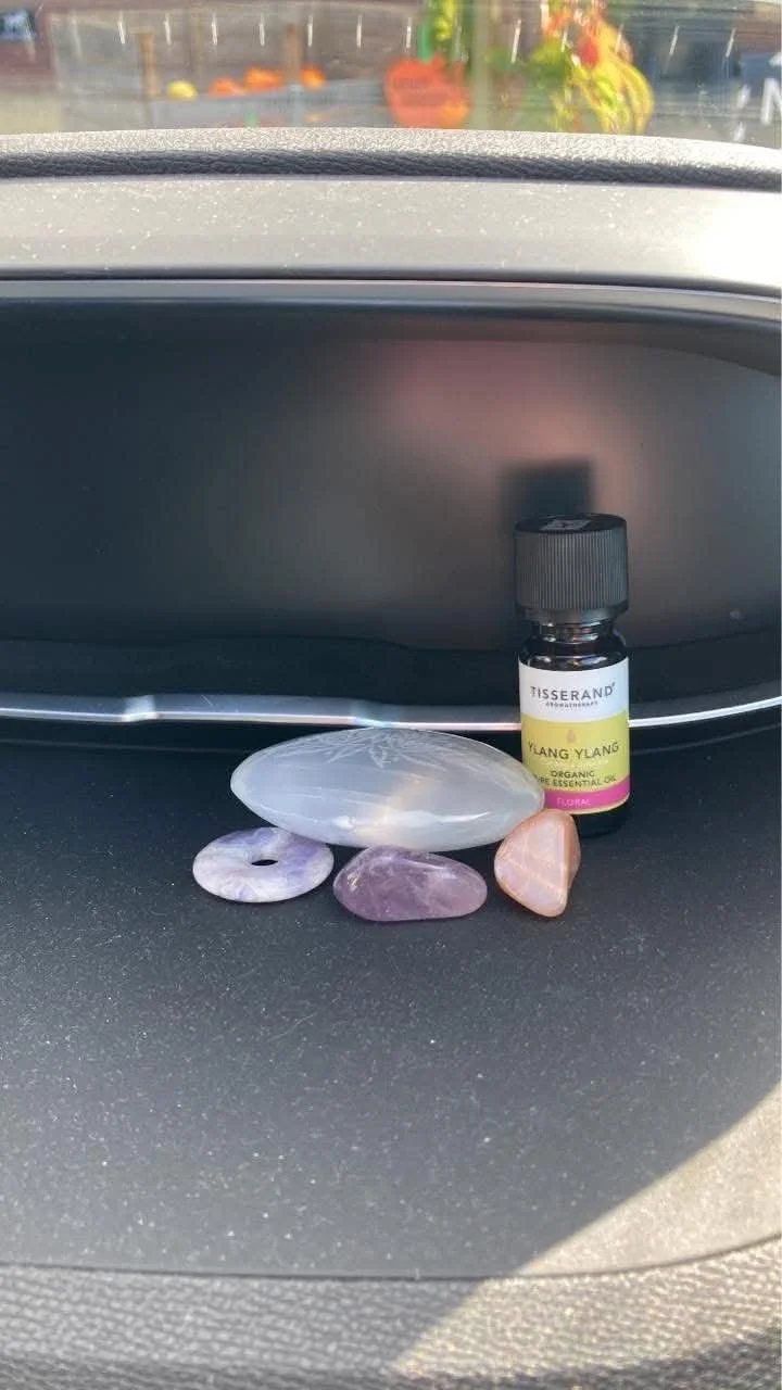 Essential oil aromatherapy session Warwickshire, Root & Rise