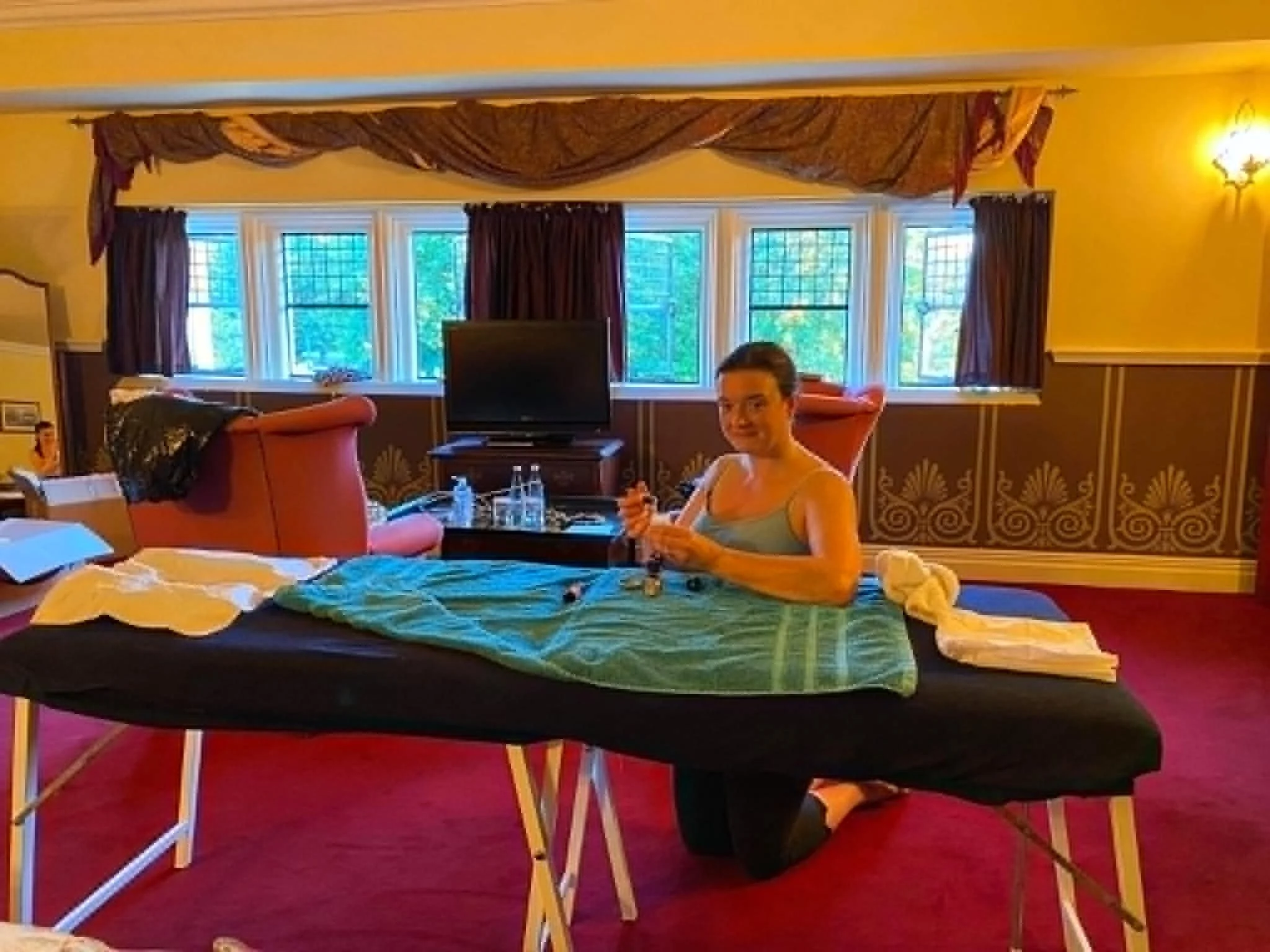 Essential oil aromatherapy session Warwickshire, Root & Rise