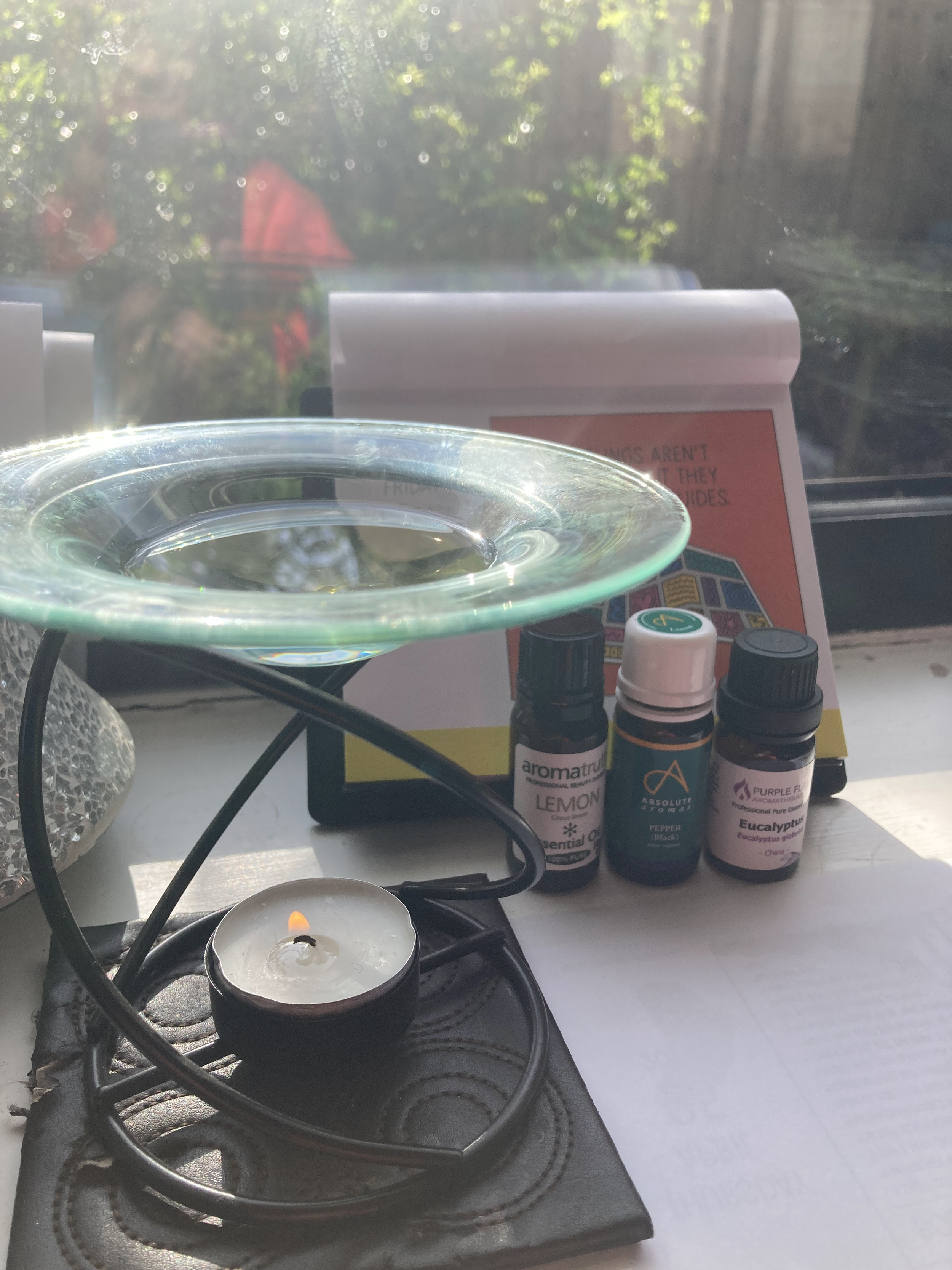 Essential oil aromatherapy session Warwickshire, Root & Rise