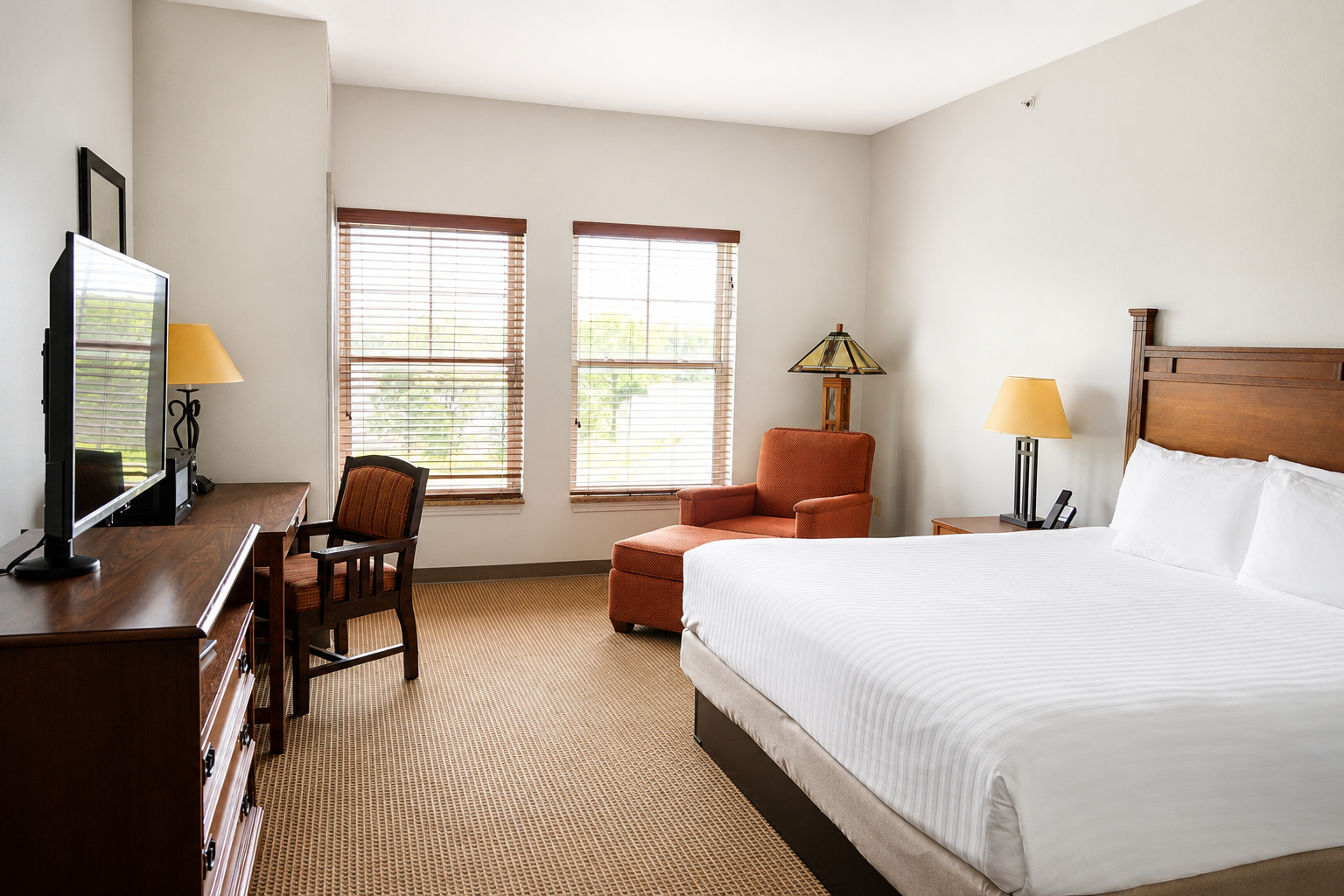 Deluxe King Lake View room at Honey Creek Resort