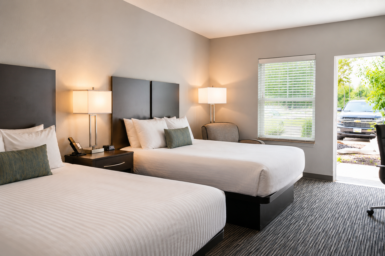 honey_creek_room_photo (2).png