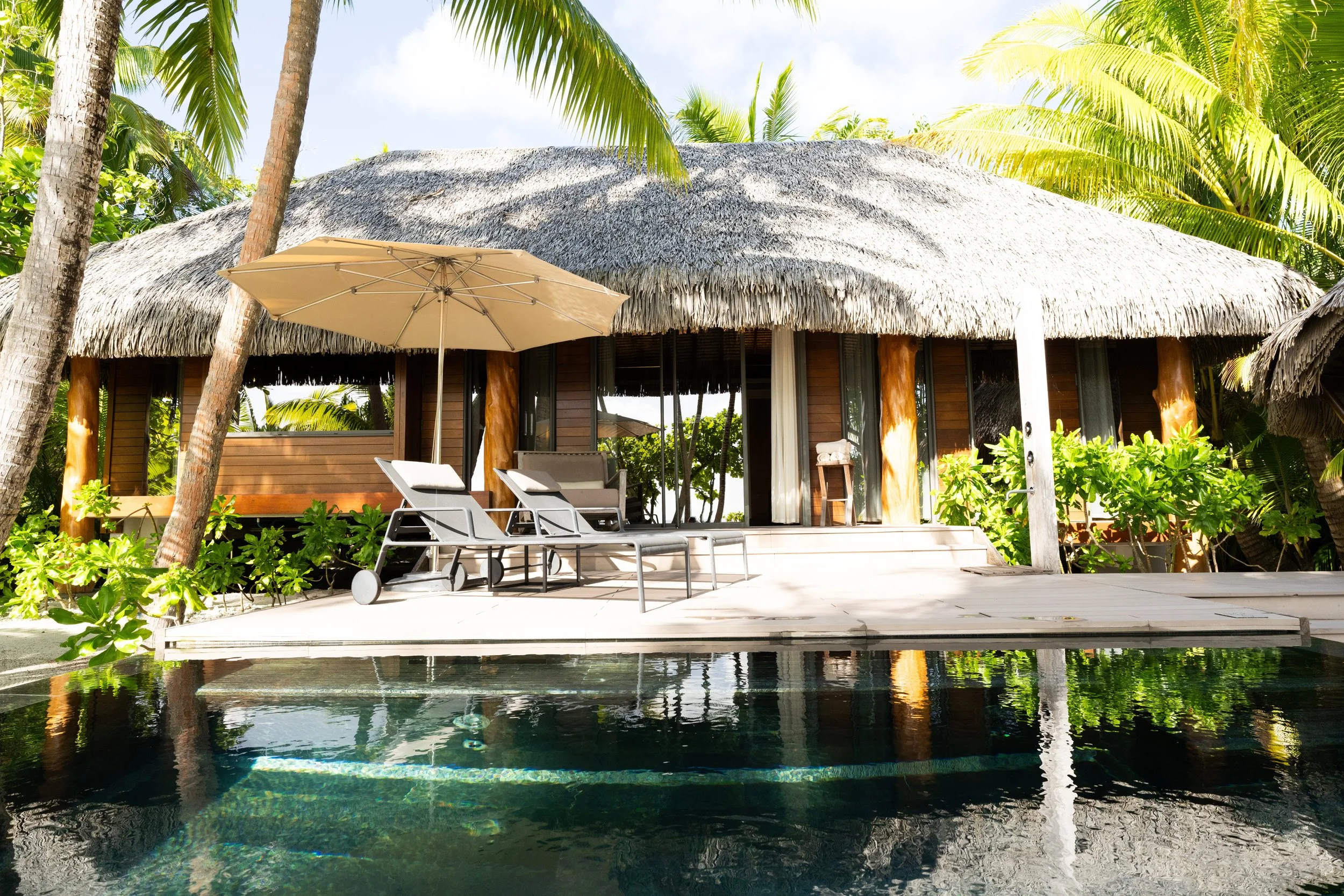 THE BRANDO RESORT
KIDS EAT, STAY, PLAY PLUS FLY FREE 
Children 11 years or younger can eat, stay, play for free, plus fly round-trip free from Tahiti to Brando. Minimum 3 nights stay. Certain restrictions apply**
FREE NIGHT PLUS FREE FLIGHT 
Book 4 o