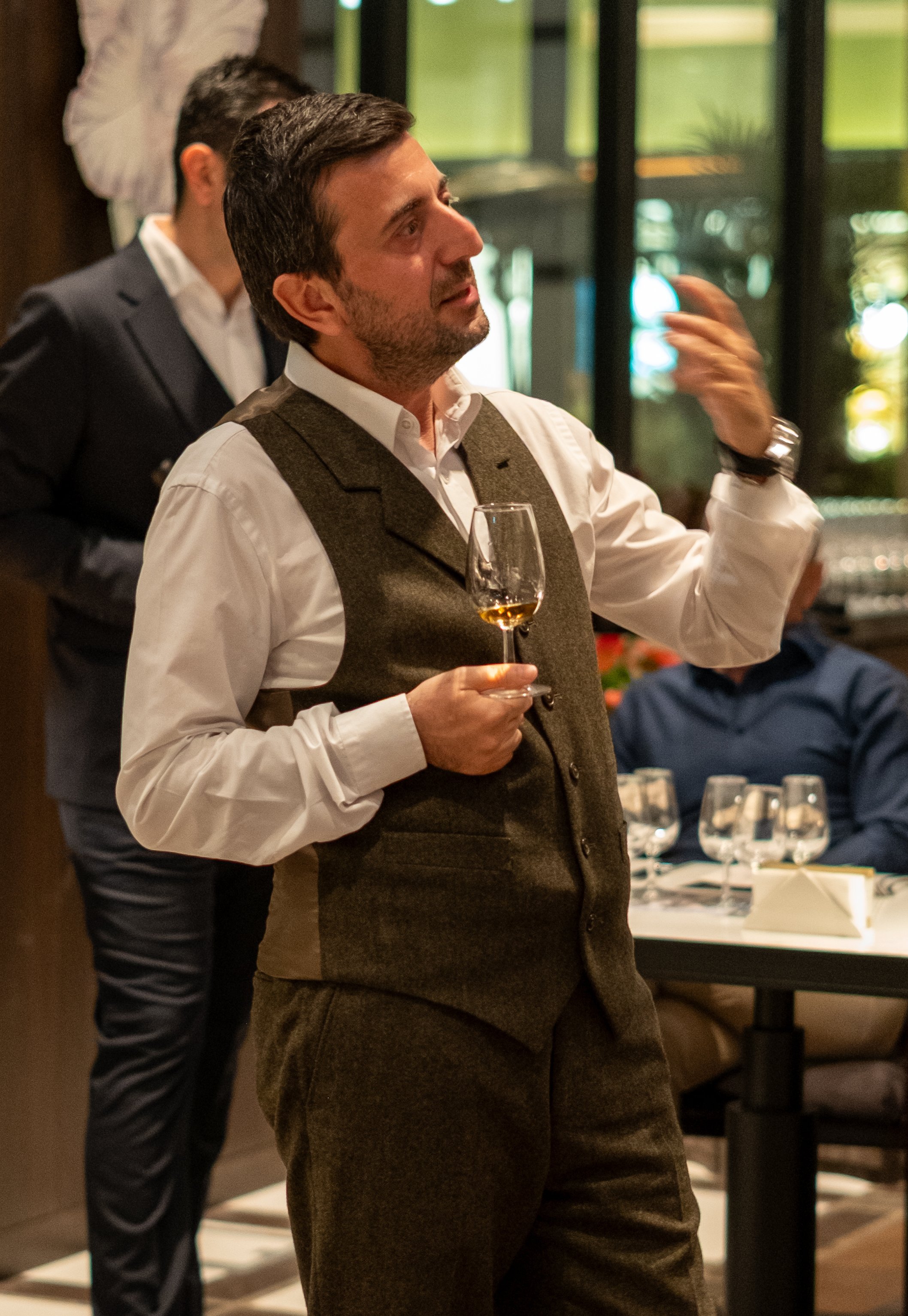 San Eylem Dogan performing a whisky tasting experince.