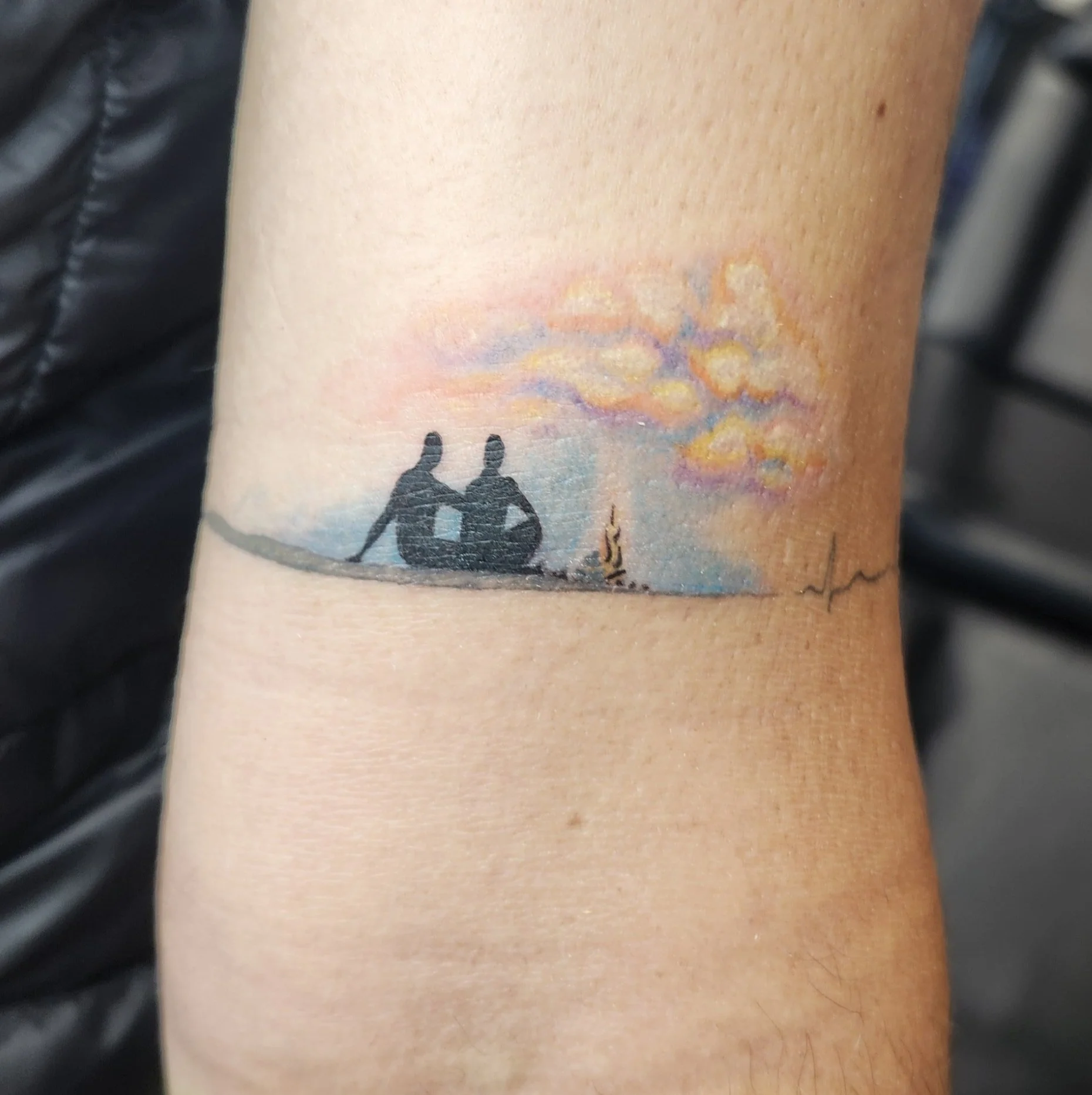 Tons of fun working on this armband. This was the 3rd rework. Which was really fun to figure out the best way to add more elements into a existing design. 

 #yyctattoo #tattooartwork #colourtattoo #yyctattooartist #memorialtattoo