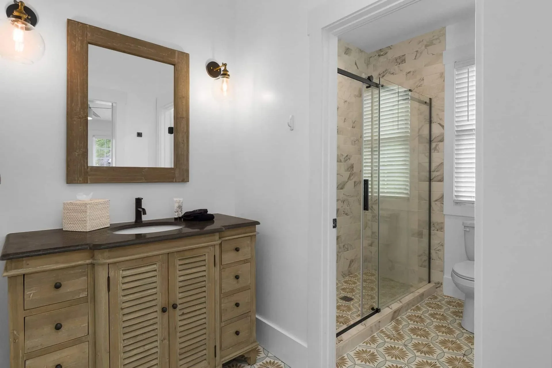 55-web-or-mls-94-Avenue-of-the-Oaks-Interiors-20-1920w.webp