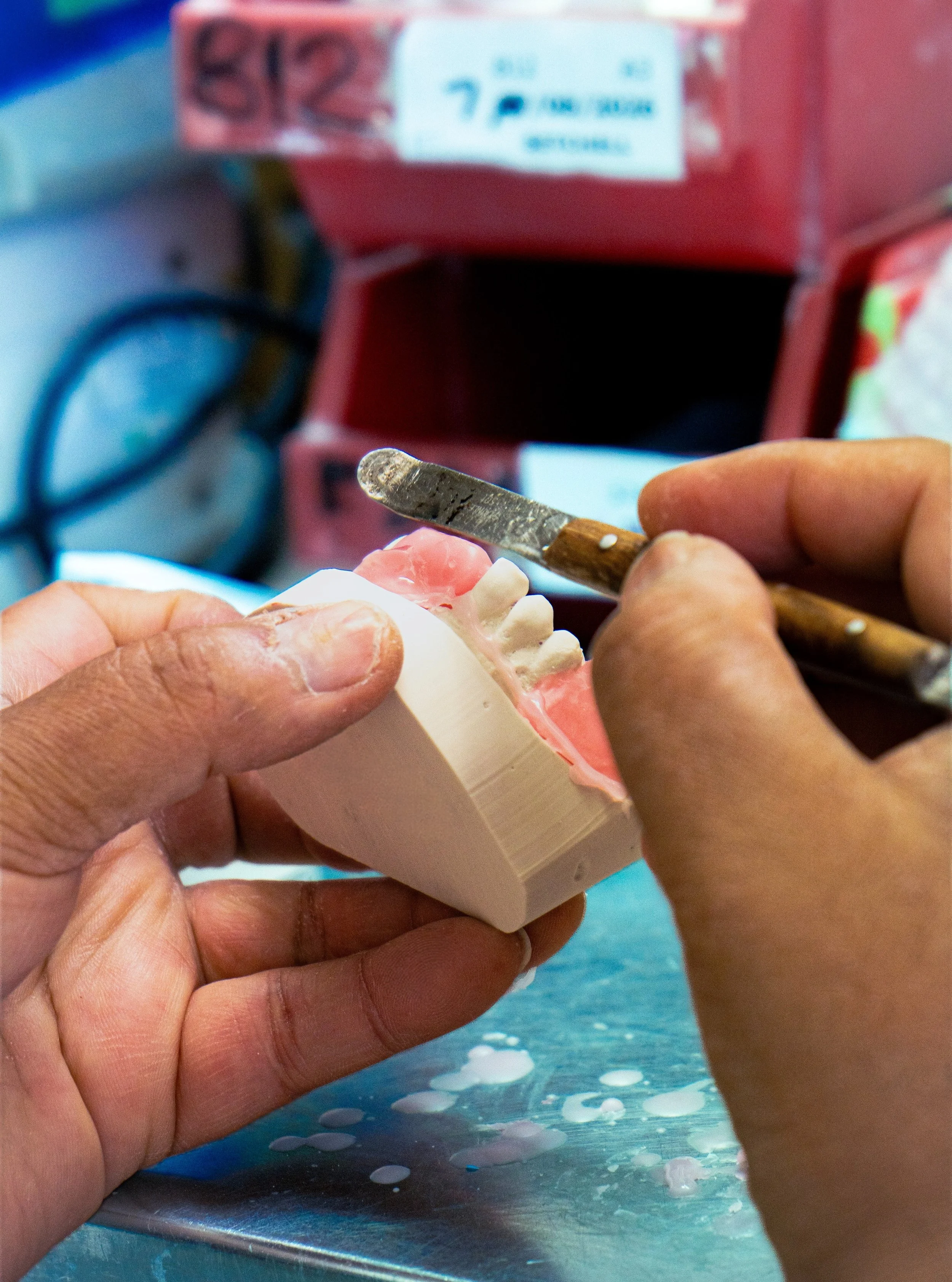 63 years old. That&rsquo;s the average age of a prosthetics technician in the UK.

There aren&rsquo;t many left, so it pays to know a good one! Our dedicated prosthetics team is here when our dentists need them, producing quality dentures with experi