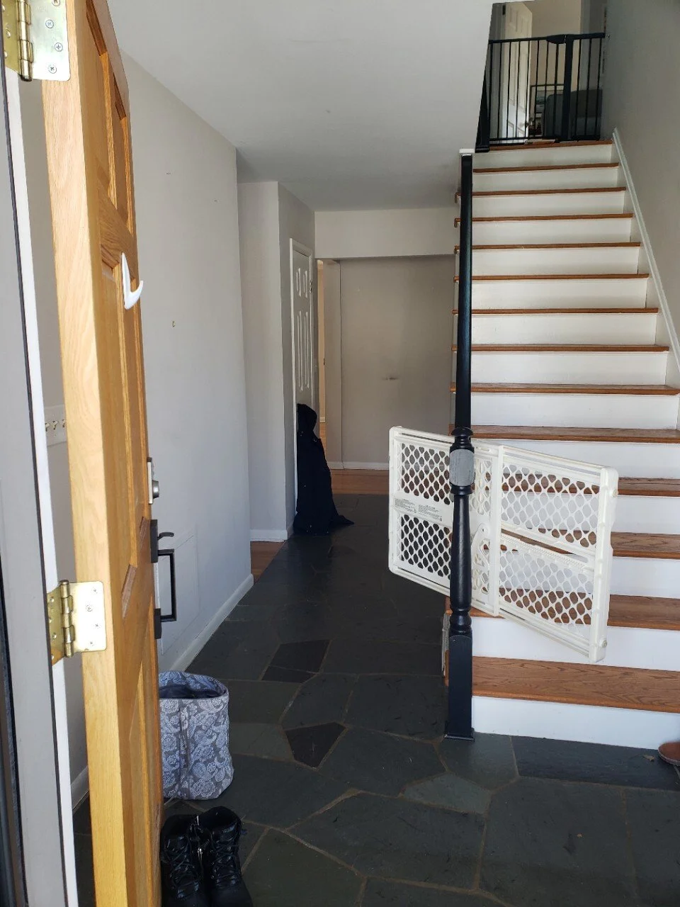 FOYER BEFORE.jpg